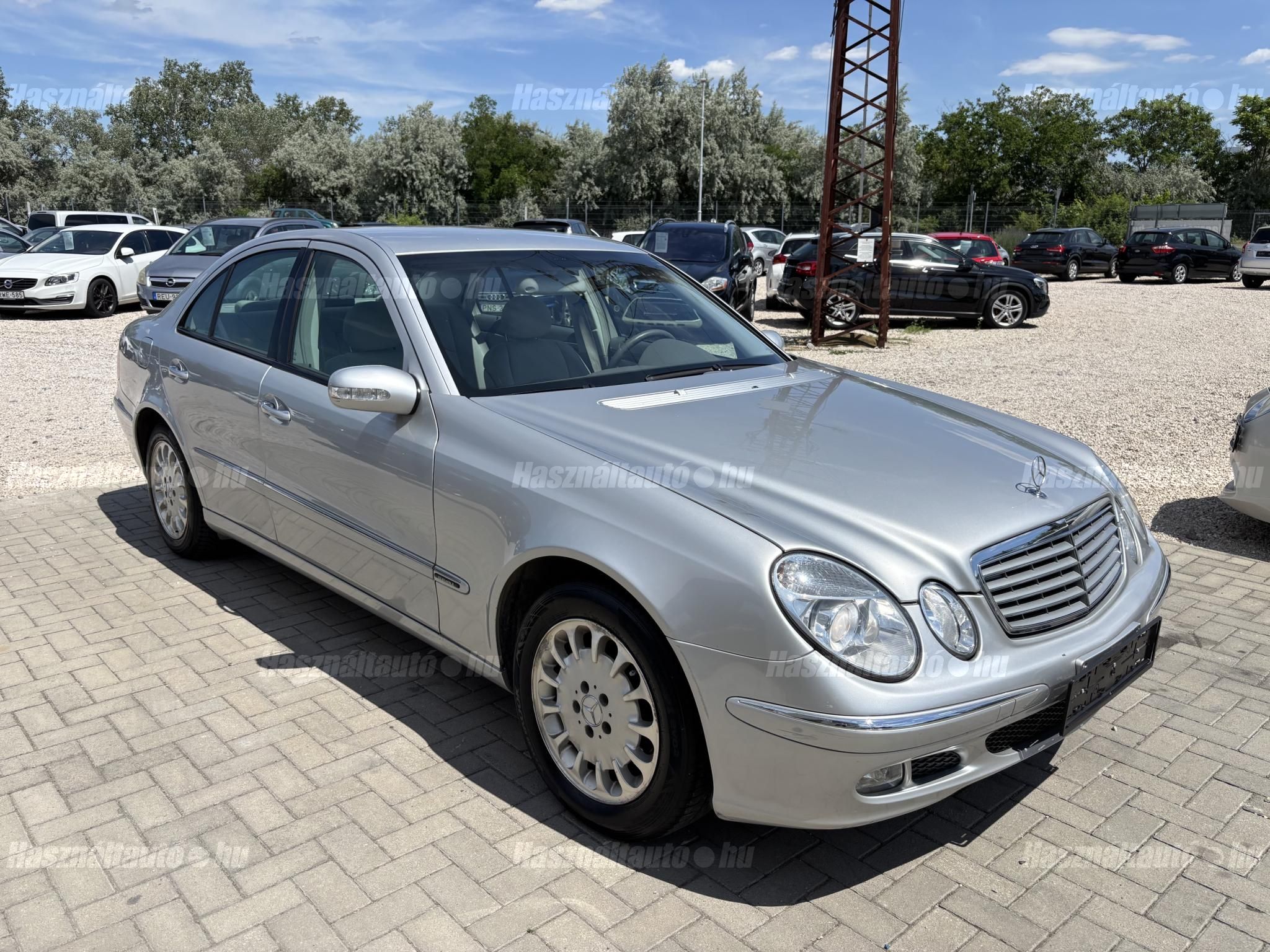 MERCEDES-BENZ E 220 2004/2 - 1