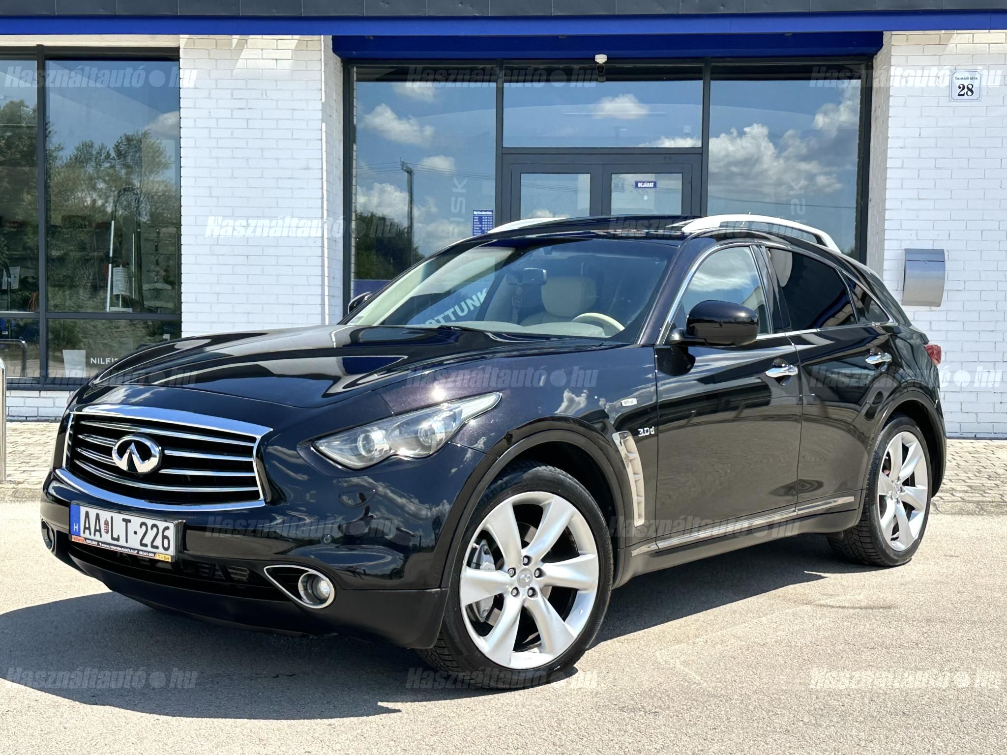 INFINITI QX70 2014/9 - 1