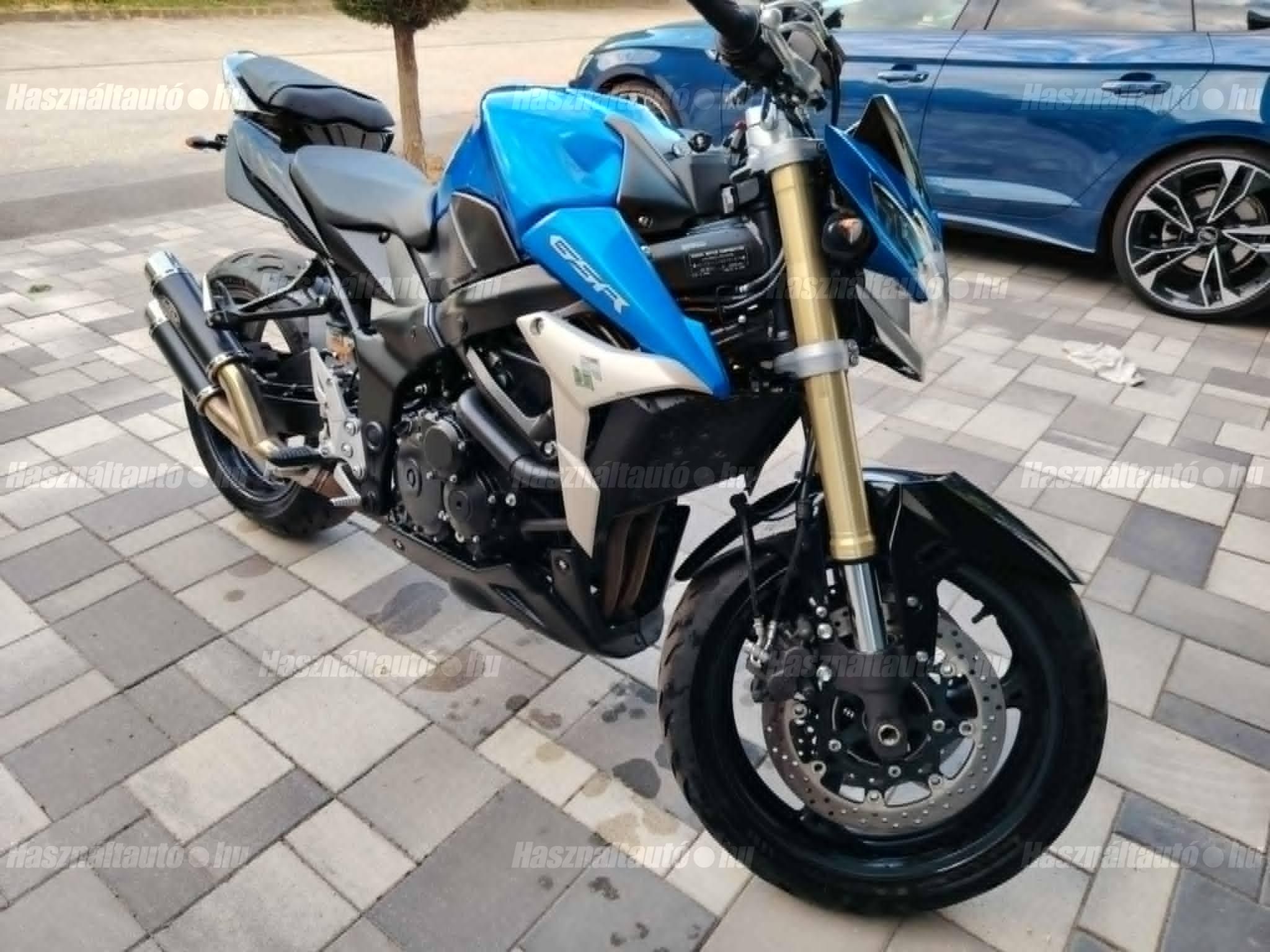 SUZUKI GSR 750 2012/7 - 1