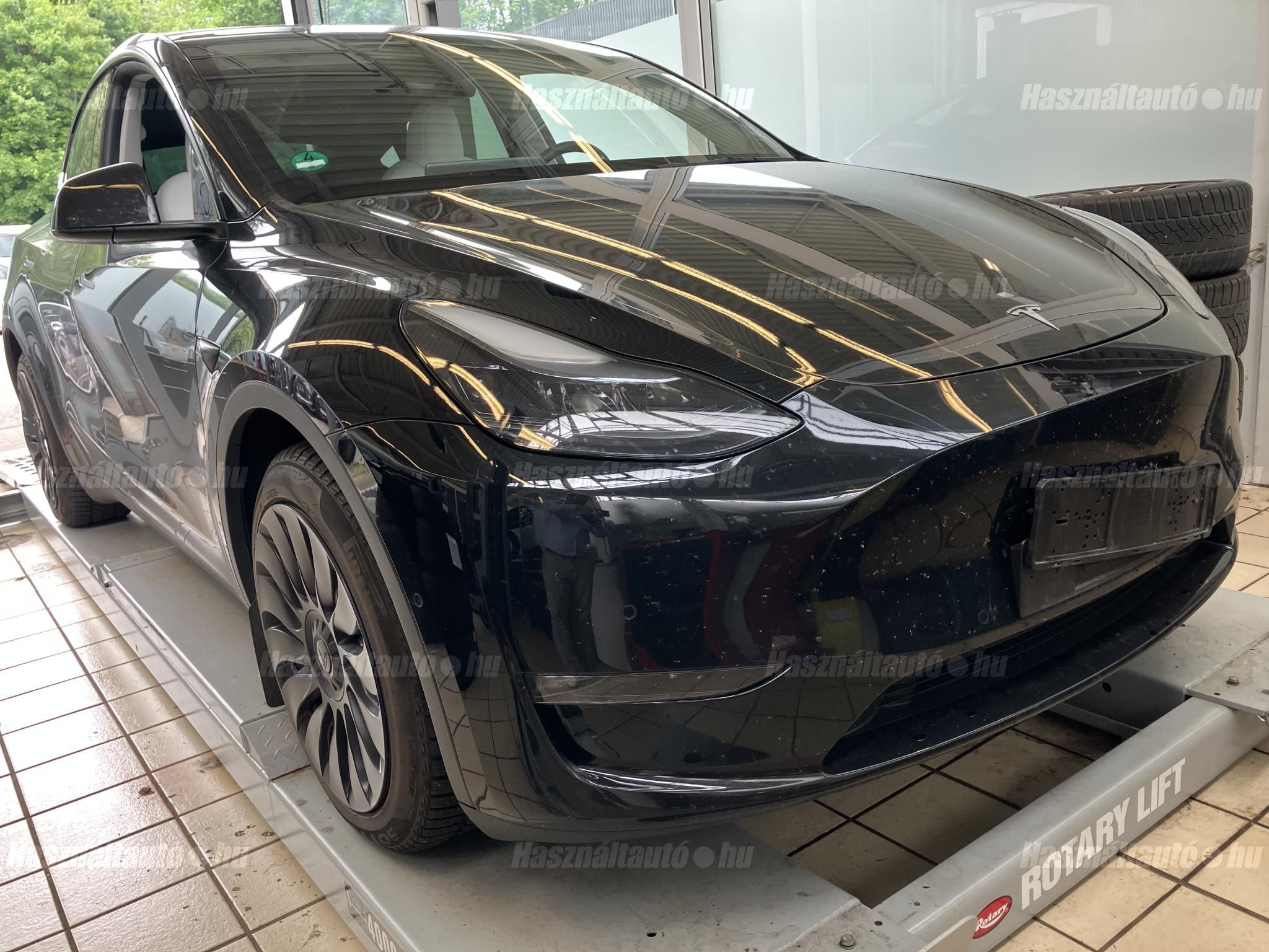 TESLA MODEL Y 2022/9 - 1