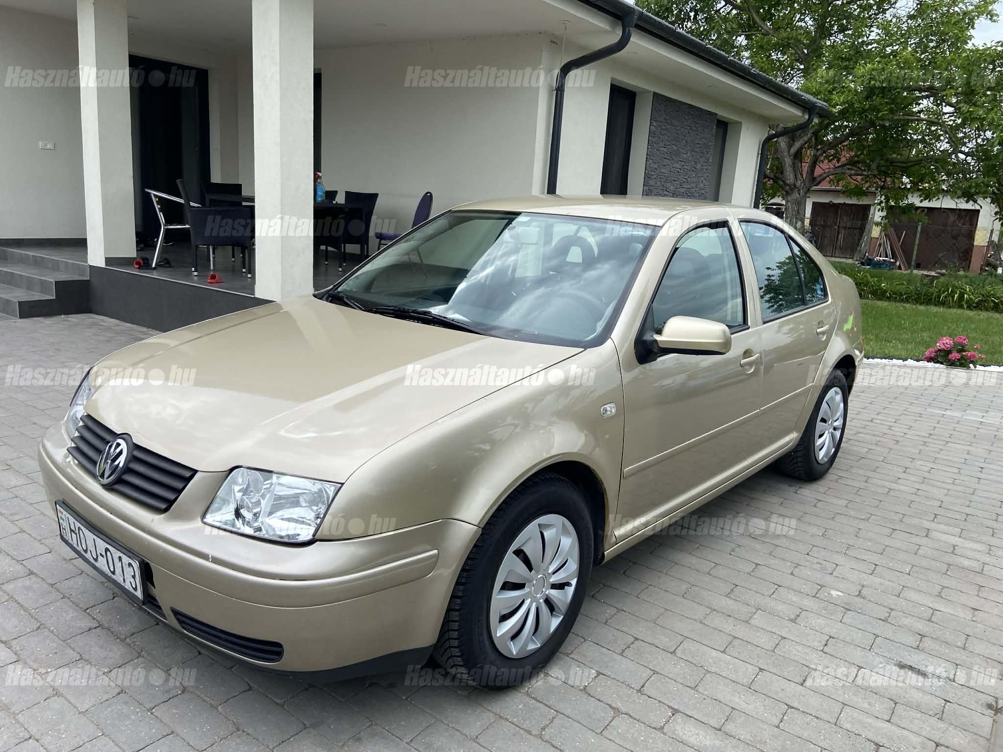VOLKSWAGEN BORA 2001/4 - 1