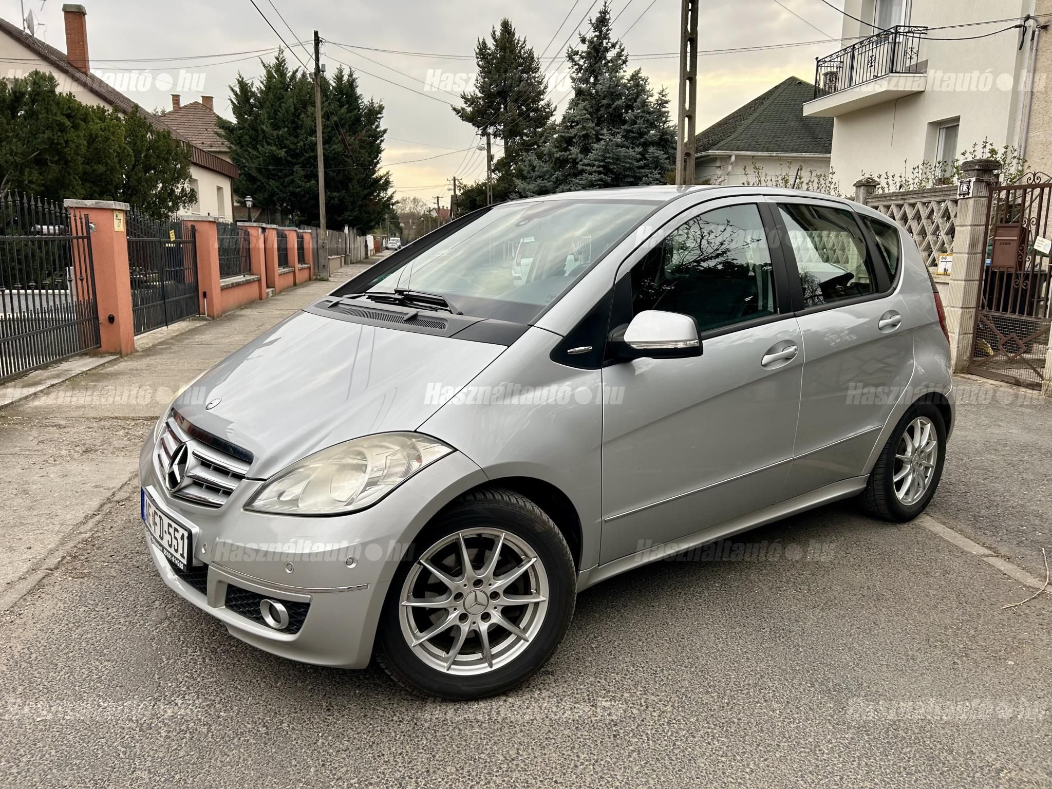 MERCEDES-BENZ A 180 2010/6 - 1