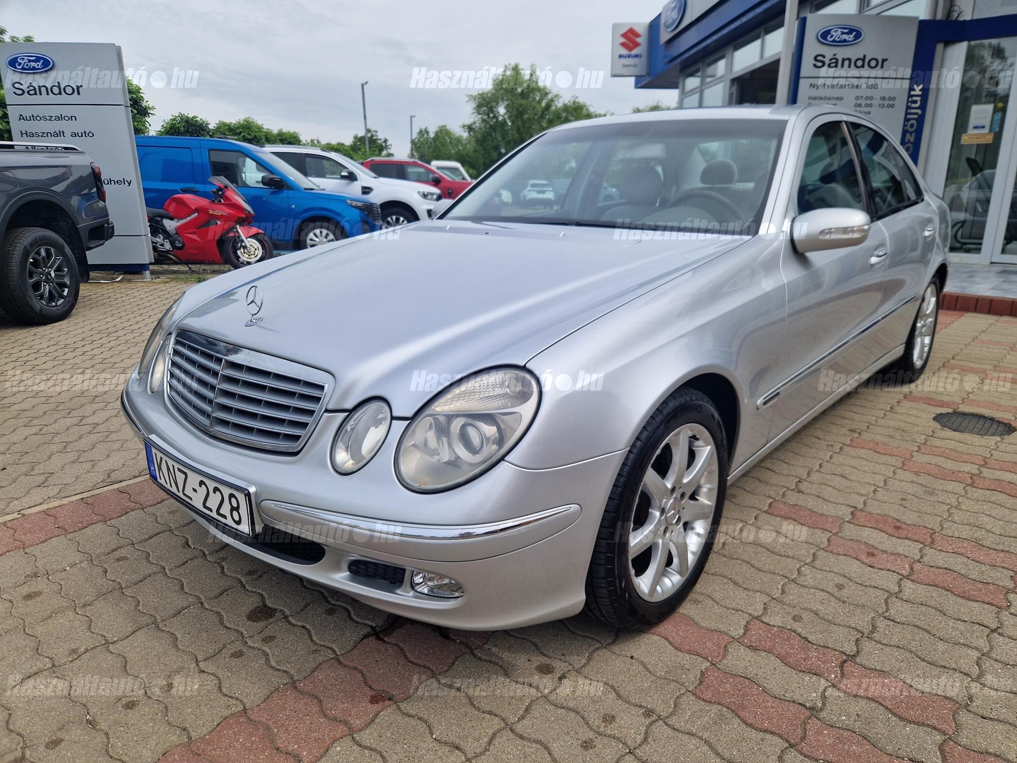MERCEDES-BENZ E 200 2002/5 - 1
