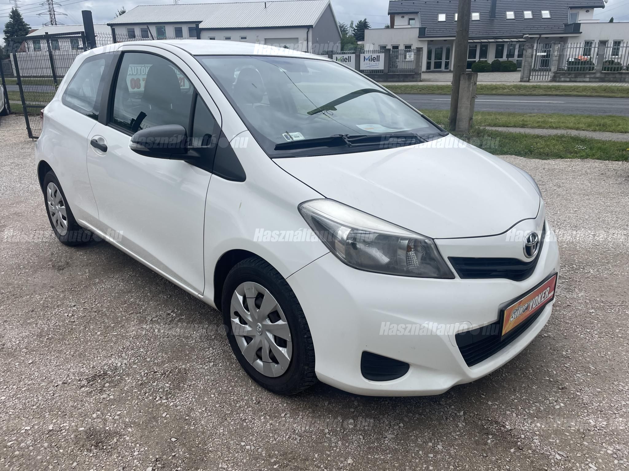 TOYOTA YARIS 2012/3 - 1