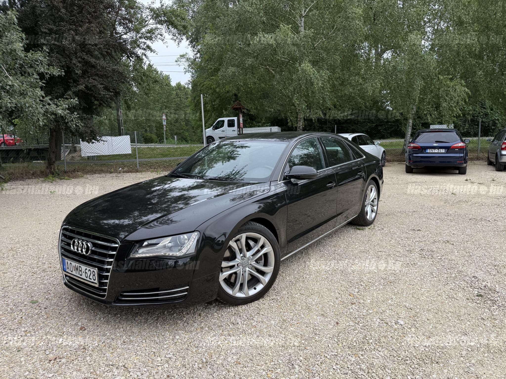 AUDI A8 2011/12 - 1