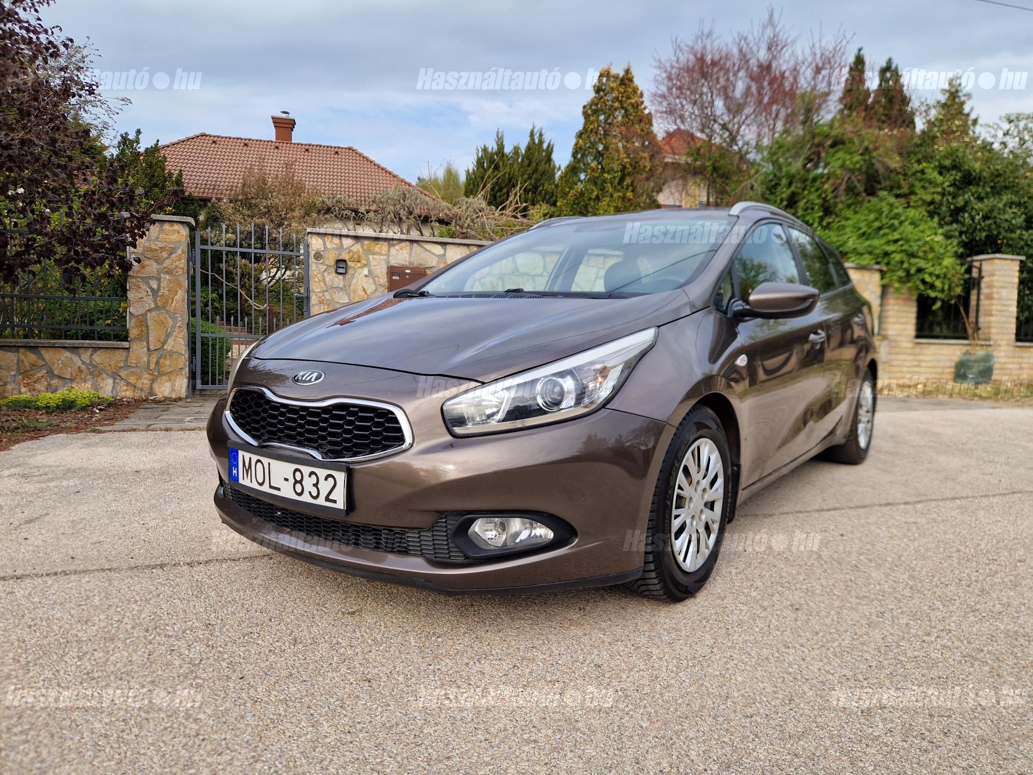 KIA CEE'D 2014/5 - 1