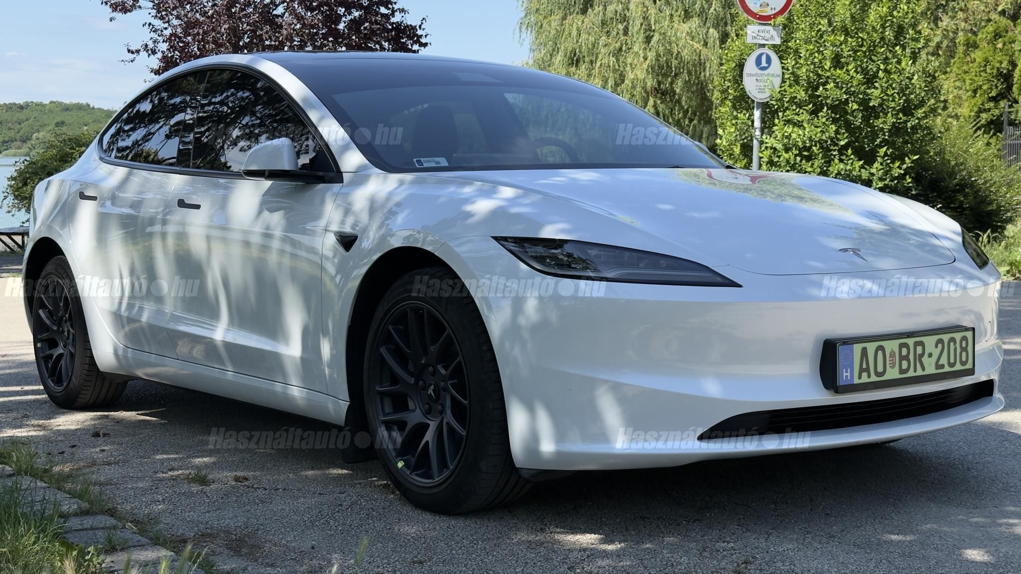 TESLA MODEL 3 2024/10 - 1