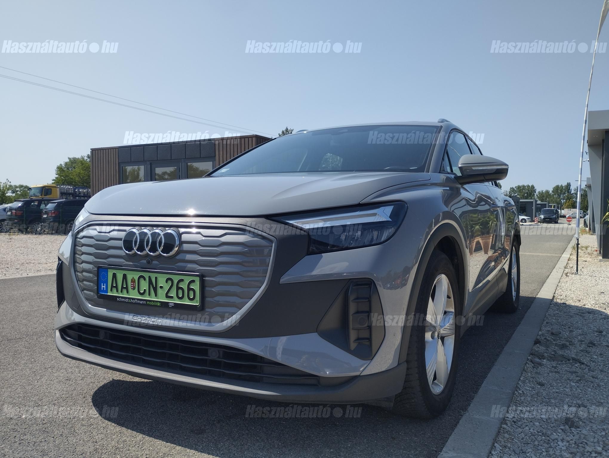 AUDI Q4 2021/9 - 1