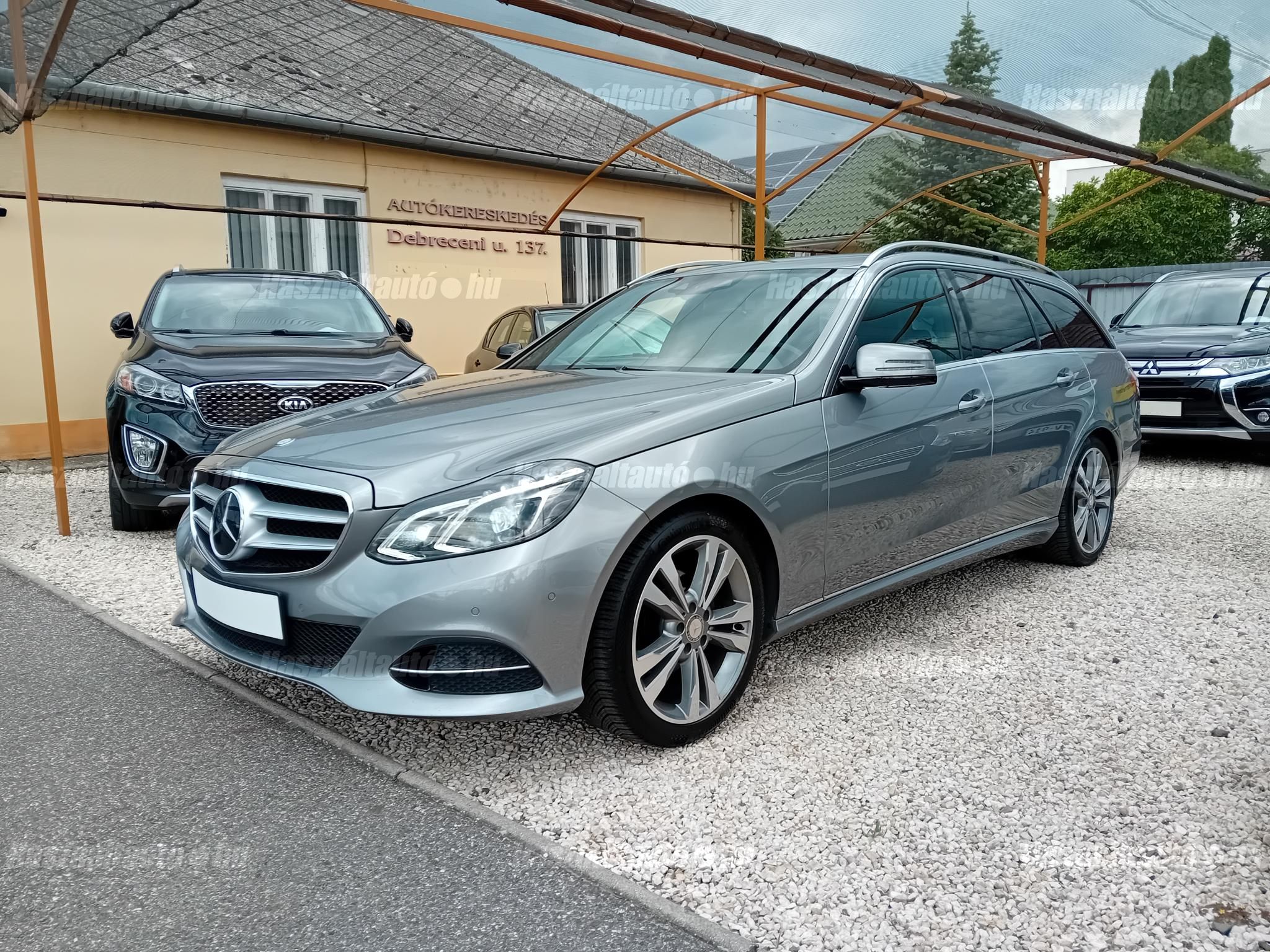 MERCEDES-BENZ E 220 2013/6 - 1