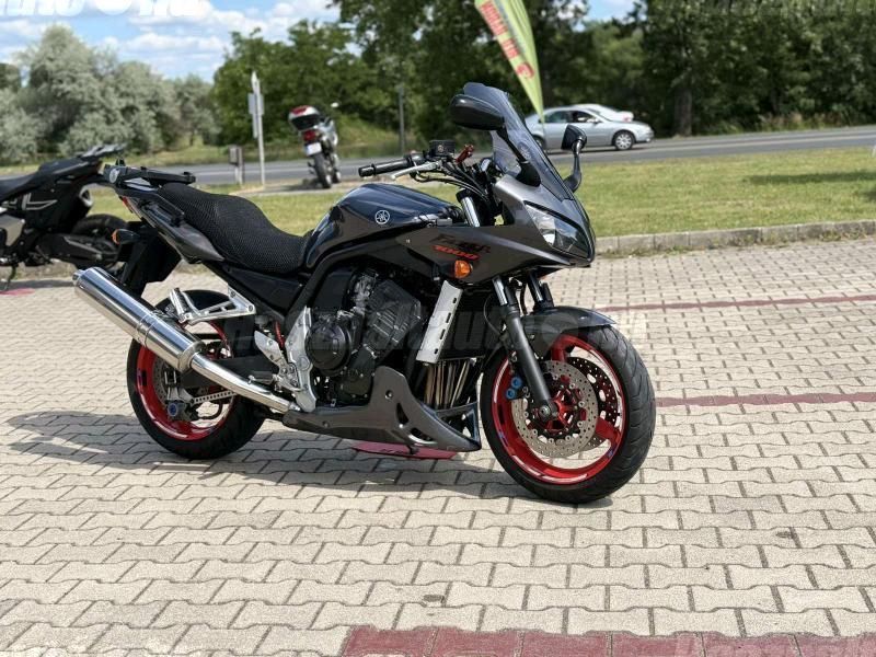 YAMAHA FZS 1000 (FAZER) 2003 - 1