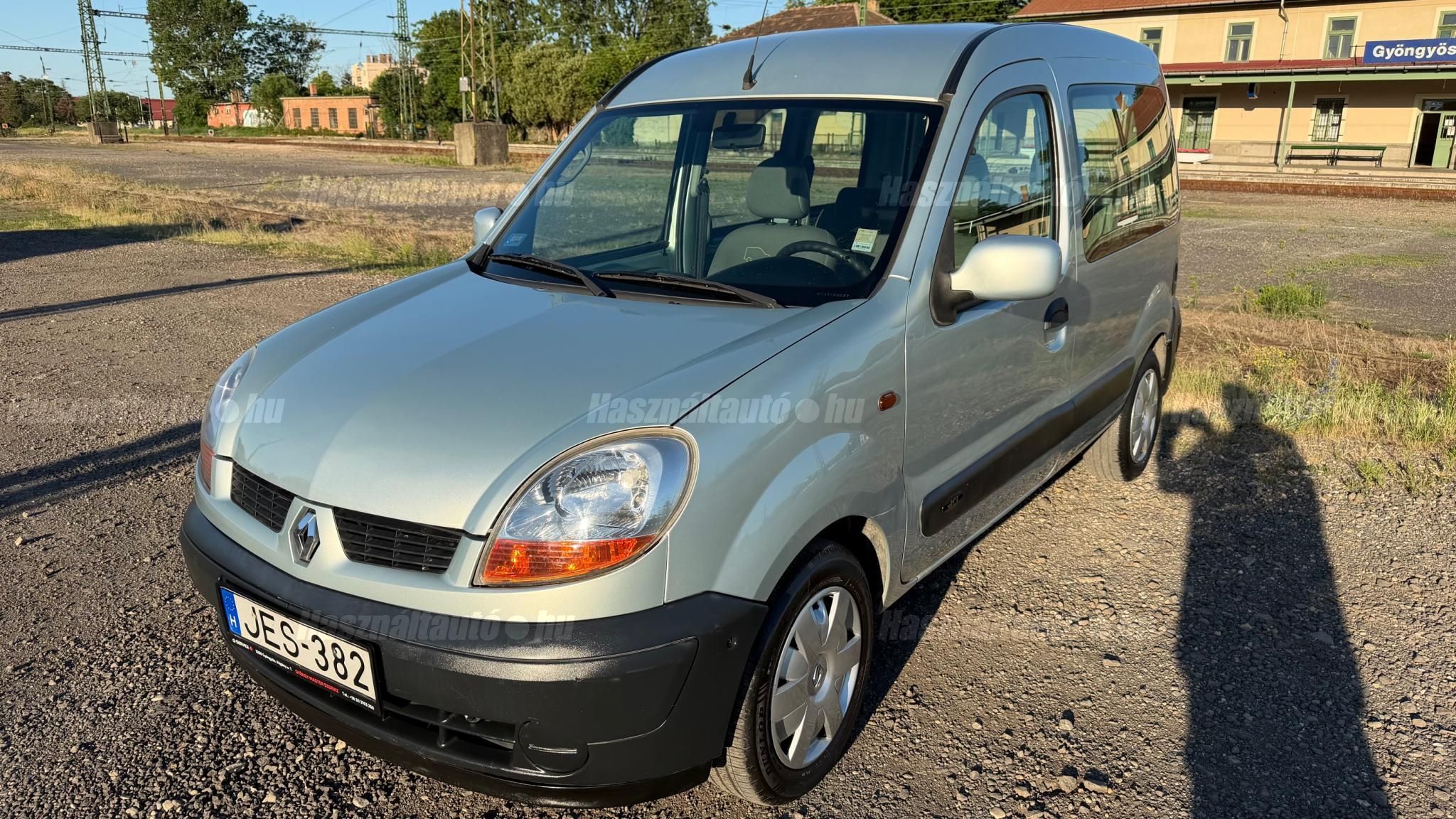 RENAULT KANGOO 2004/5 - 1