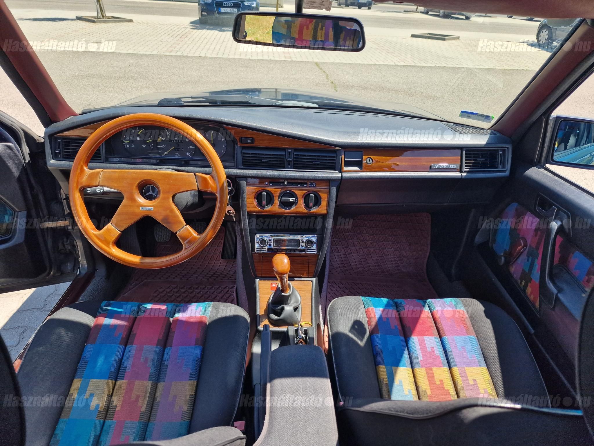 MERCEDES-BENZ 190 1988/7 - 1