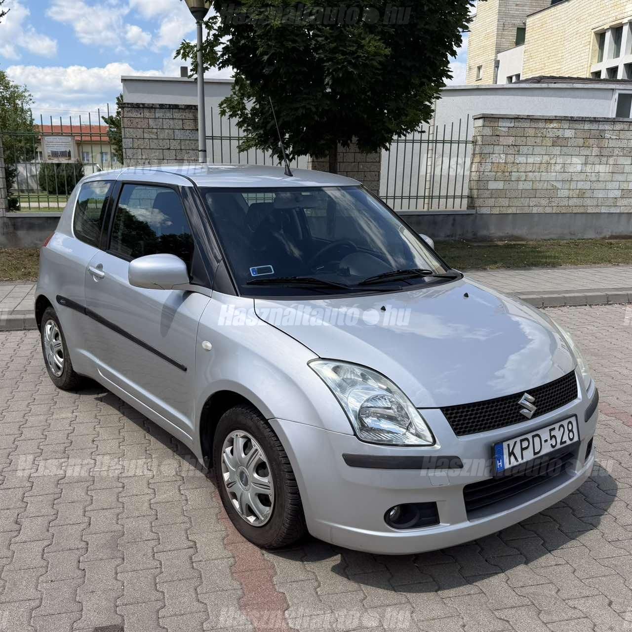 SUZUKI SWIFT 2005/6 - 1