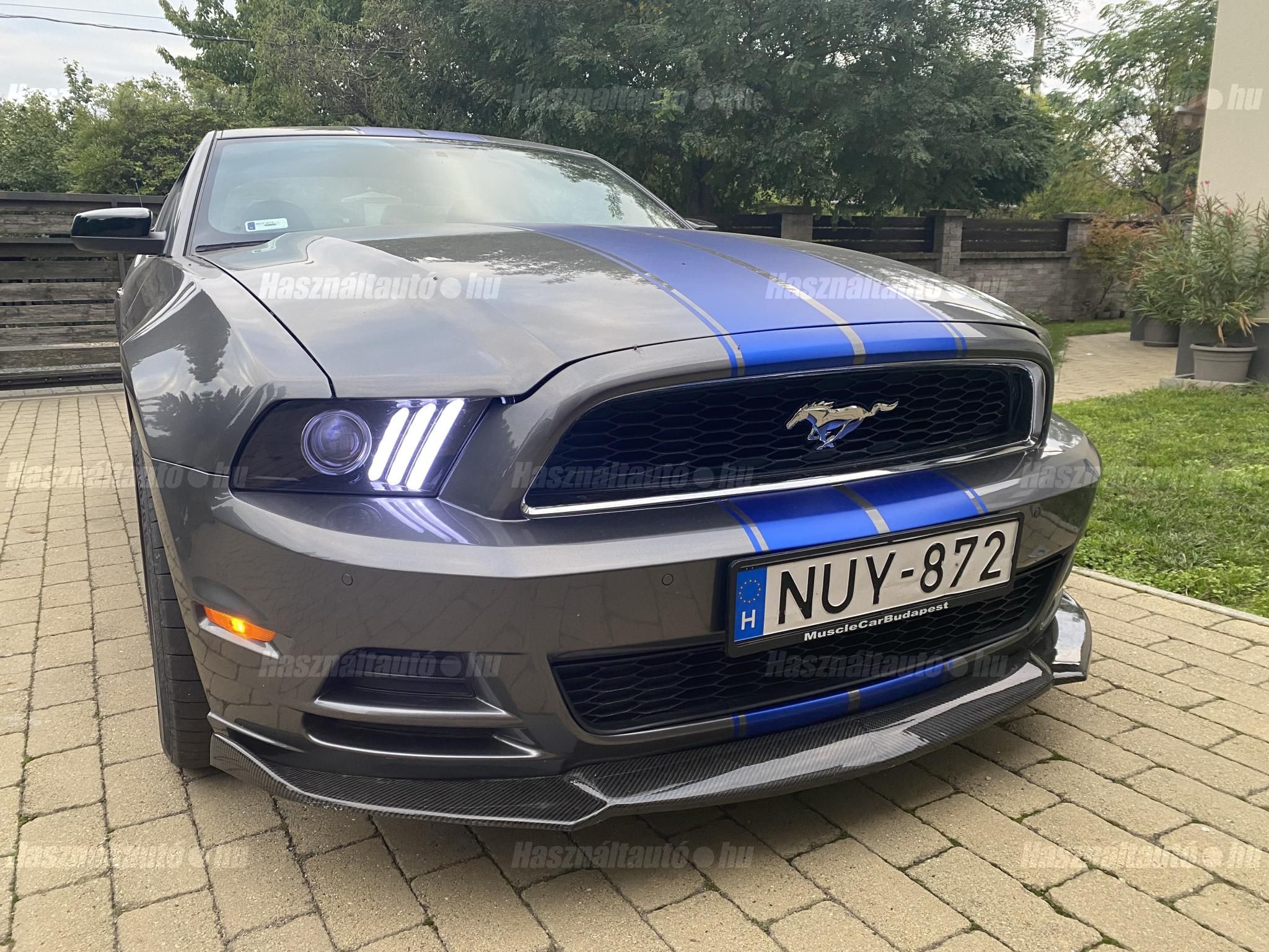 FORD MUSTANG 2012/11 - 1