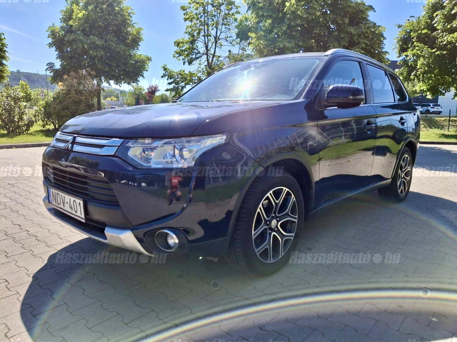 MITSUBISHI OUTLANDER 2015/6 - 1