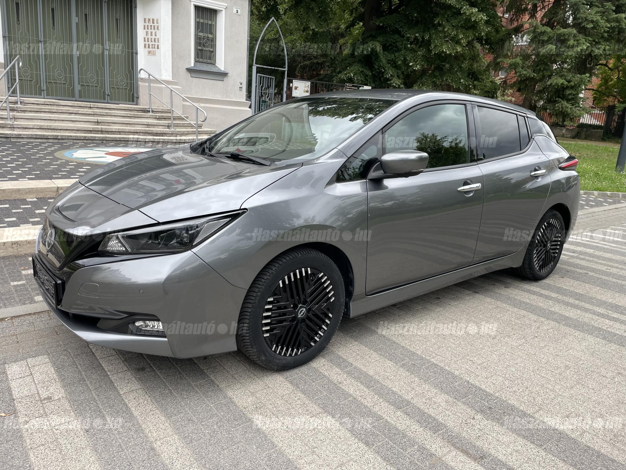 NISSAN LEAF 2022/9 - 1