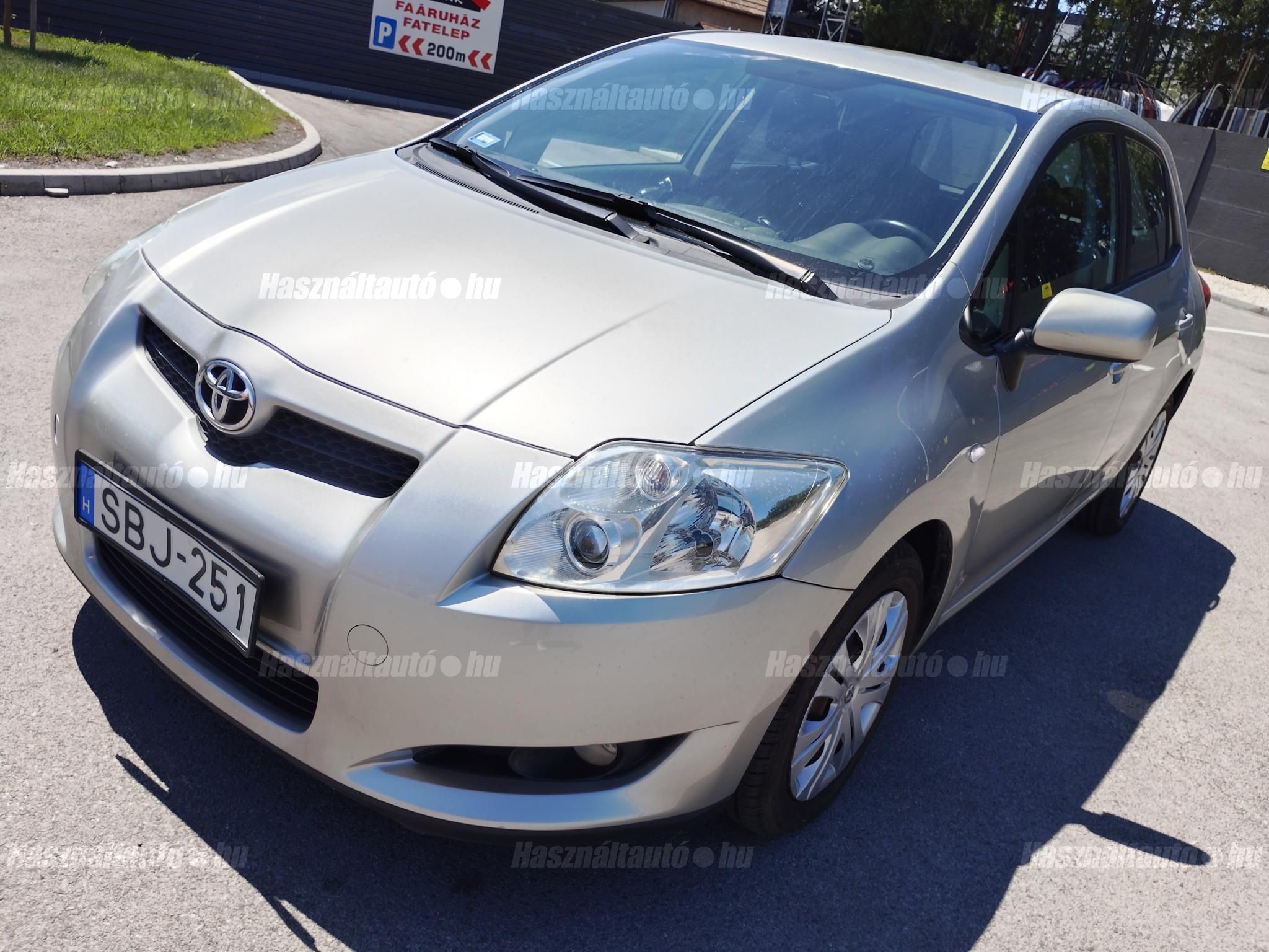 TOYOTA AURIS 2008/11 - 1
