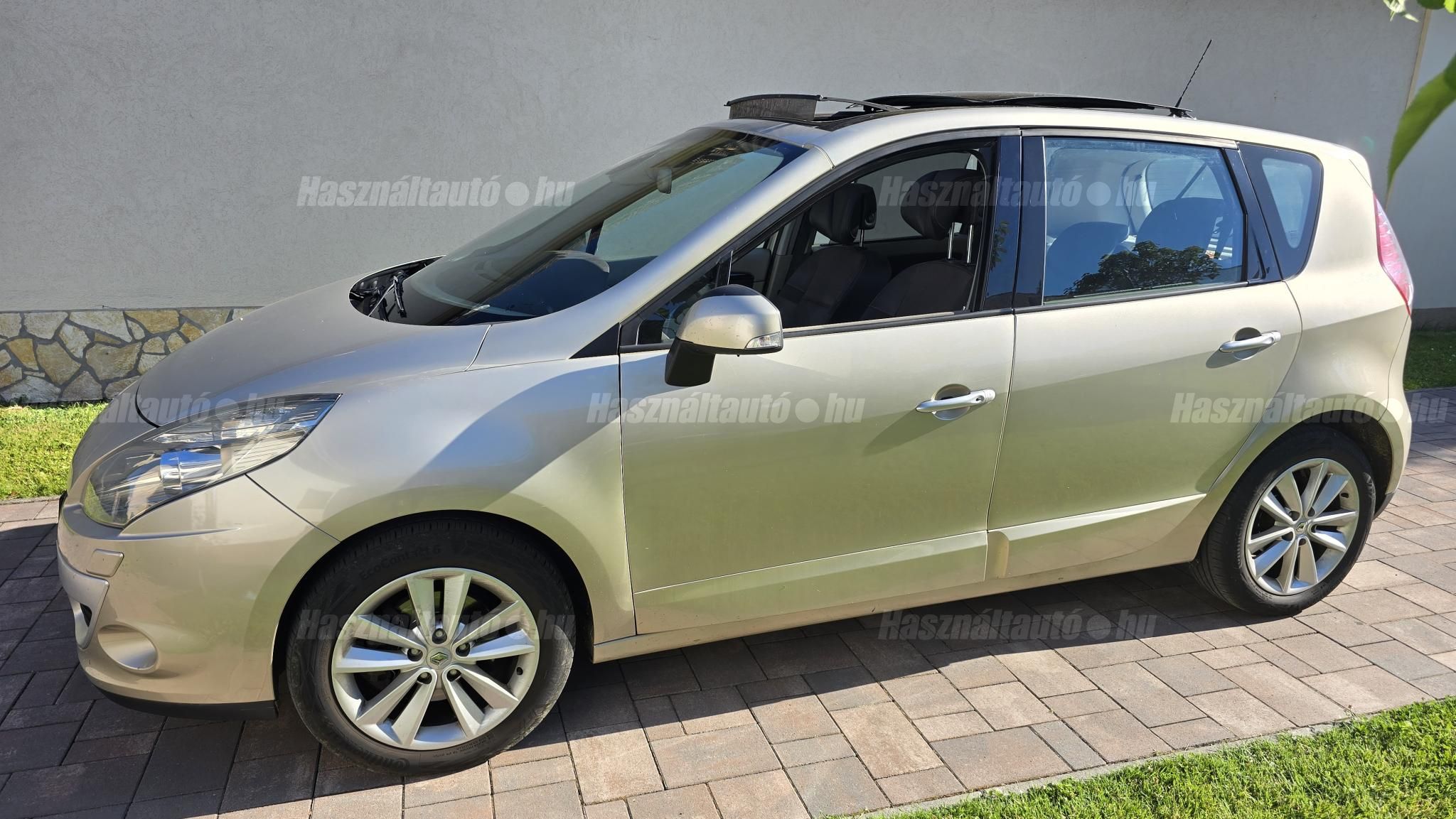 RENAULT SCENIC 2010/6 - 1