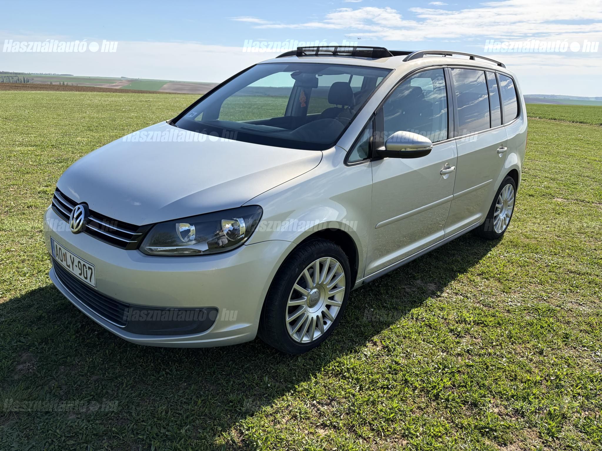 VOLKSWAGEN TOURAN 2012/10 - 1