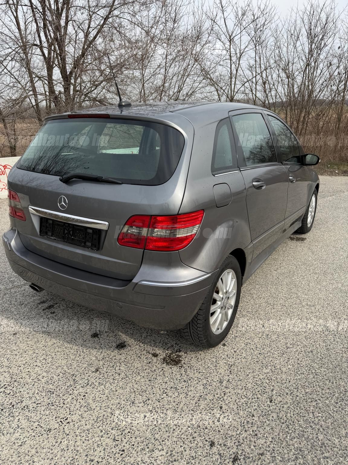 MERCEDES-BENZ B 180 2008/4 - 1