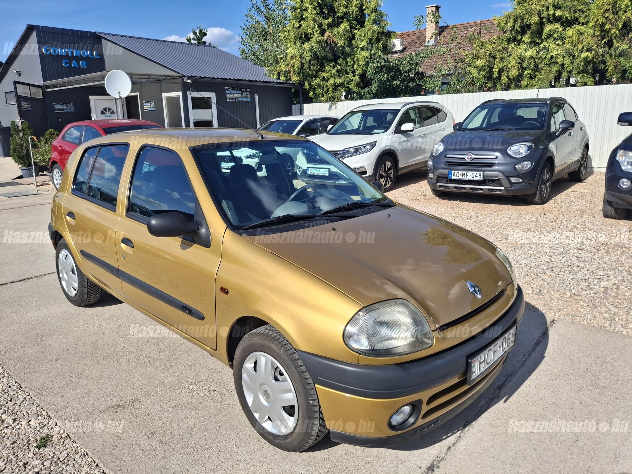 RENAULT CLIO 2000/8 - 1