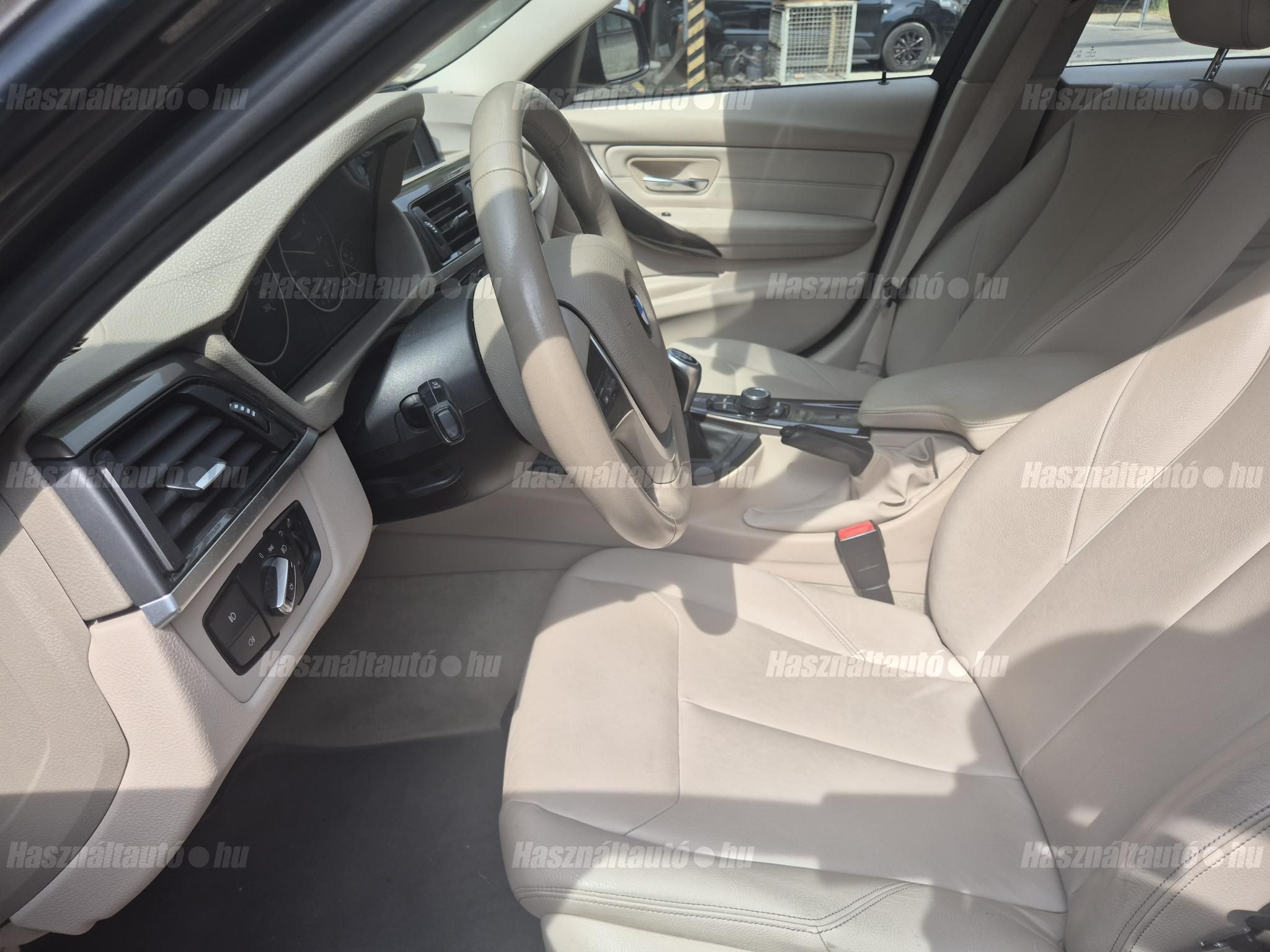 BMW 318 2014/5 - 1