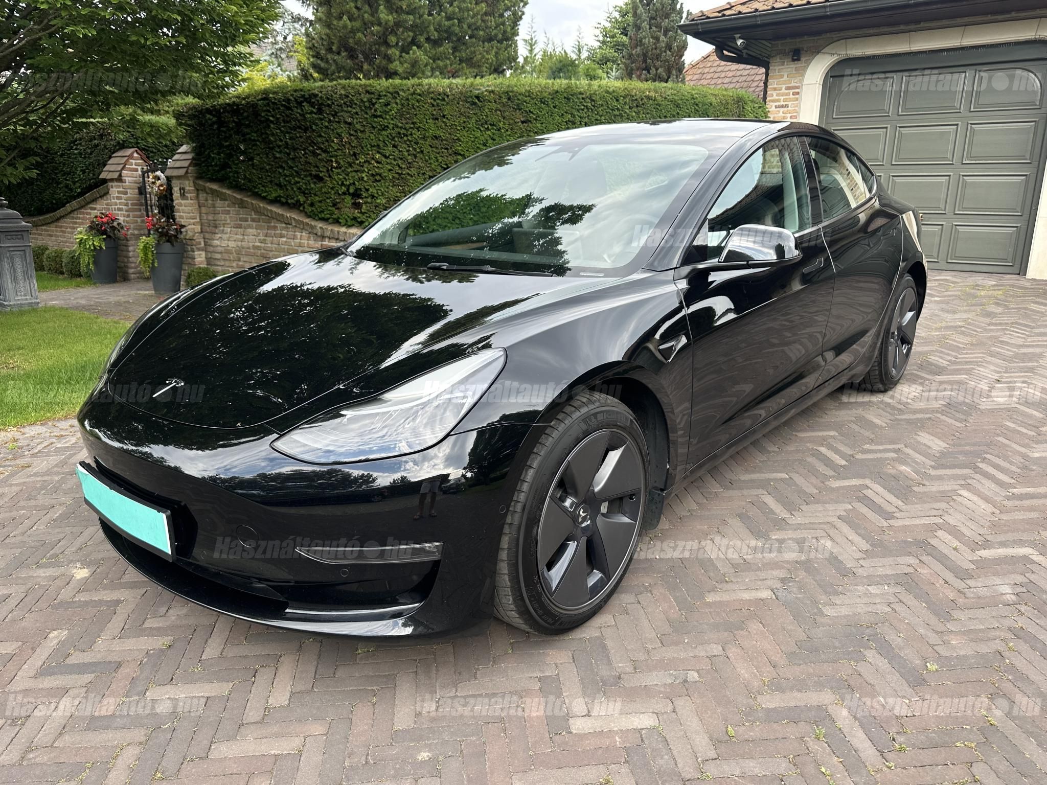 TESLA MODEL 3 2022/3 - 1