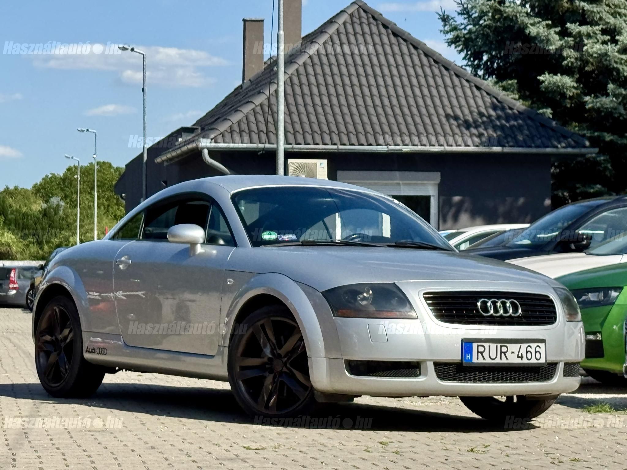 AUDI TT 2000/8 - 1