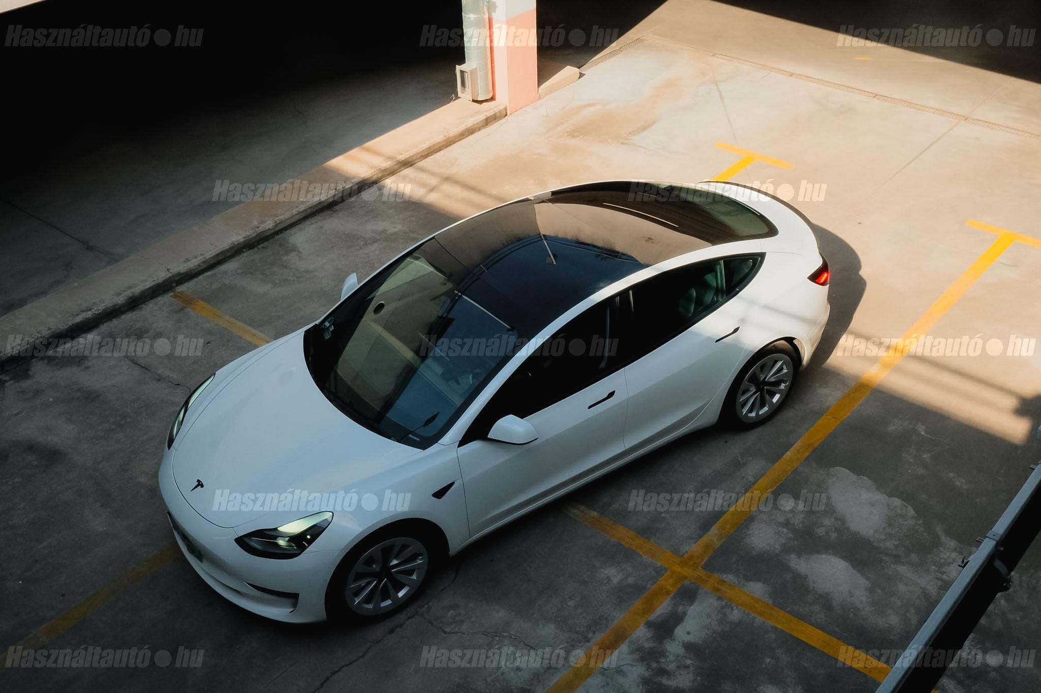 TESLA MODEL 3 2022/2 - 1