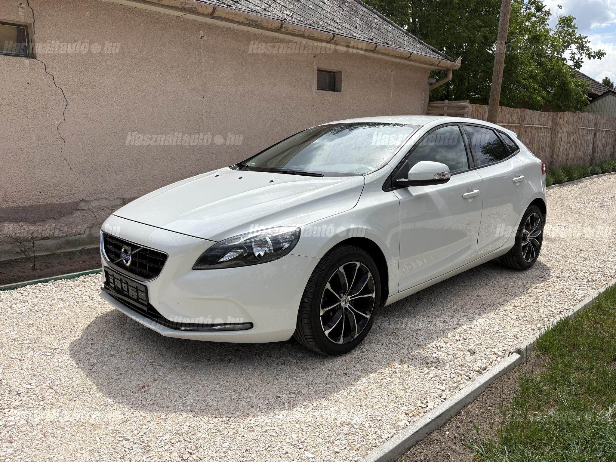 VOLVO V40 2014/12 - 1