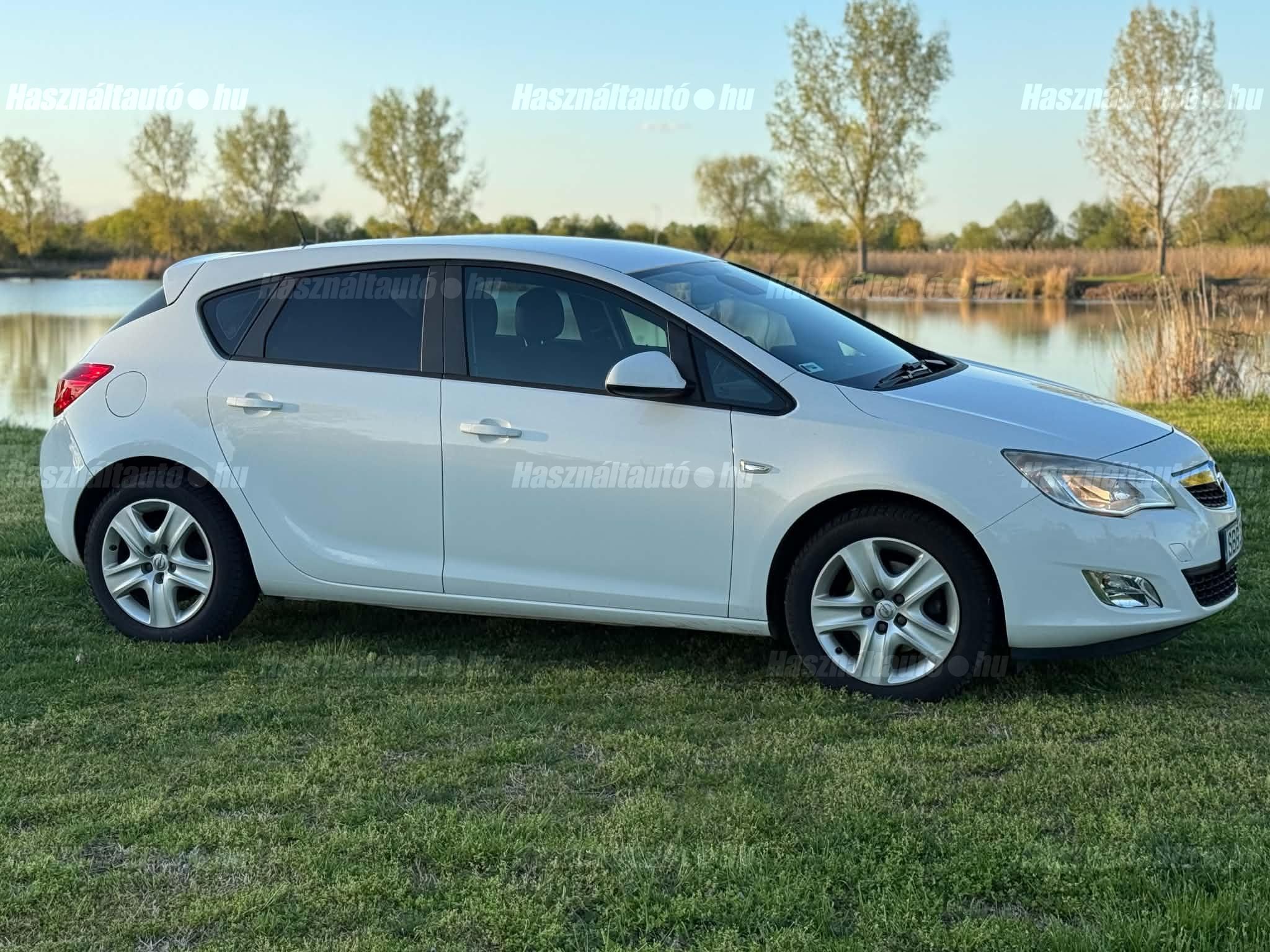 OPEL ASTRA J 2010/10 - 1