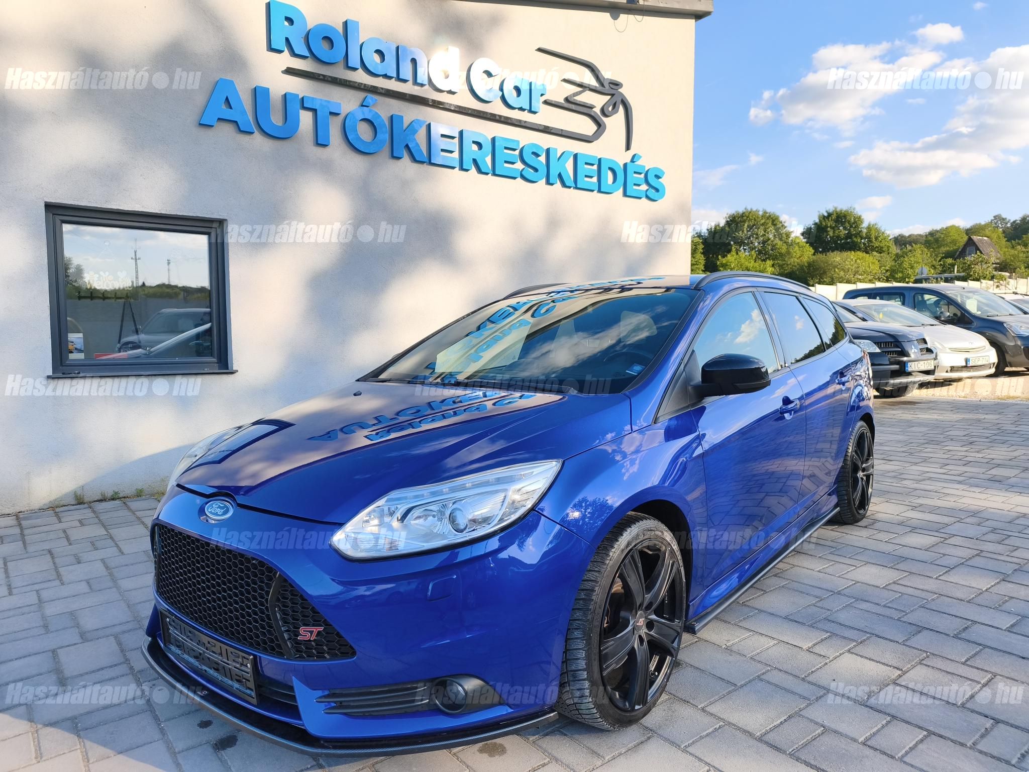 FORD FOCUS 2012/8 - 1