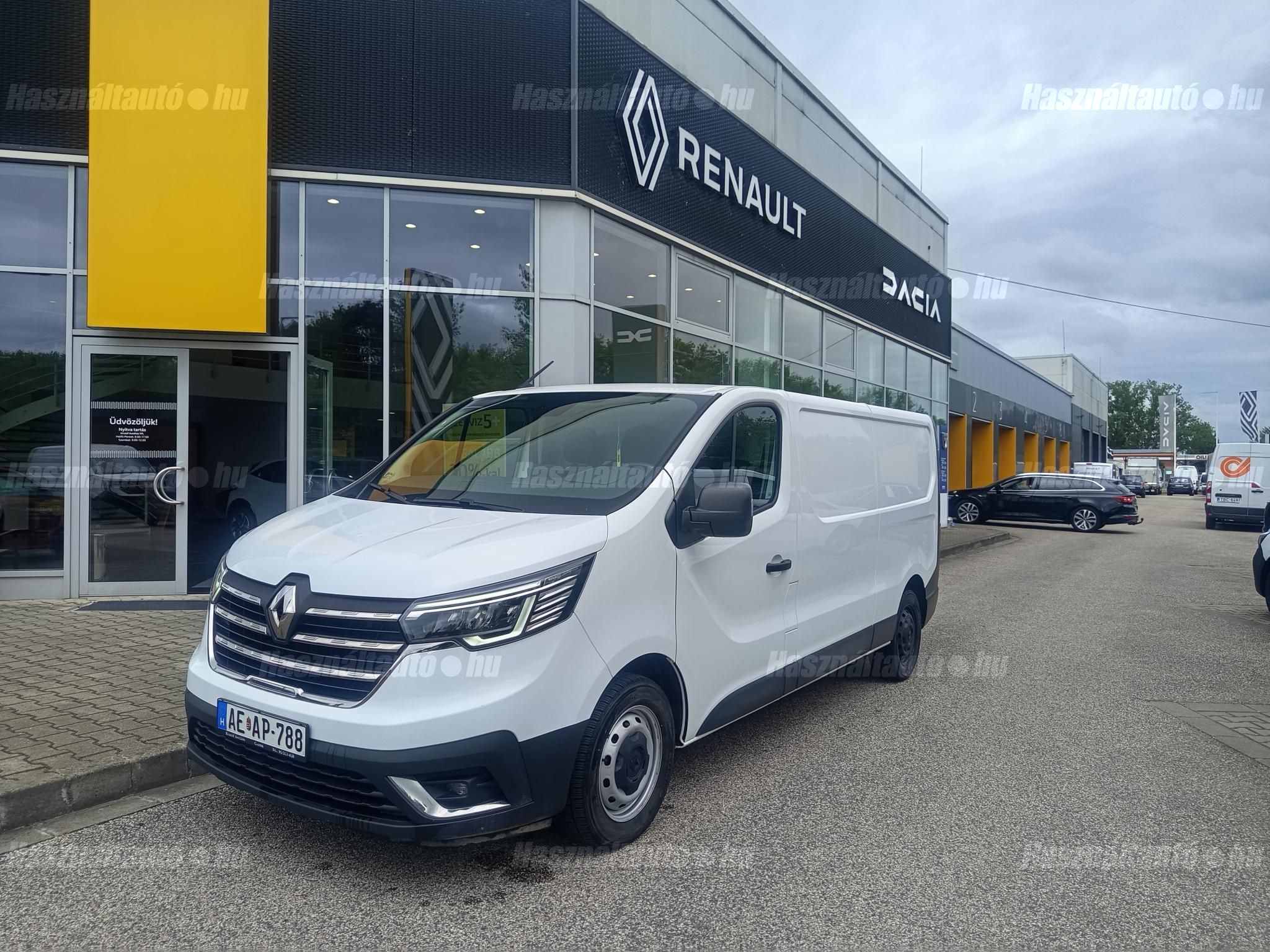 RENAULT TRAFIC 2023/6 - 1