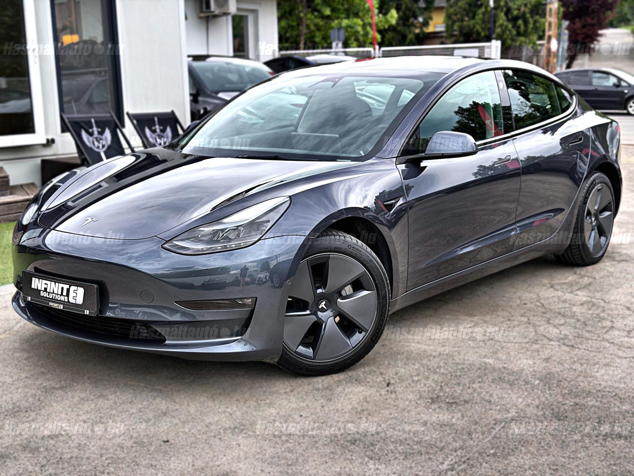 TESLA MODEL 3 2022/3 - 1