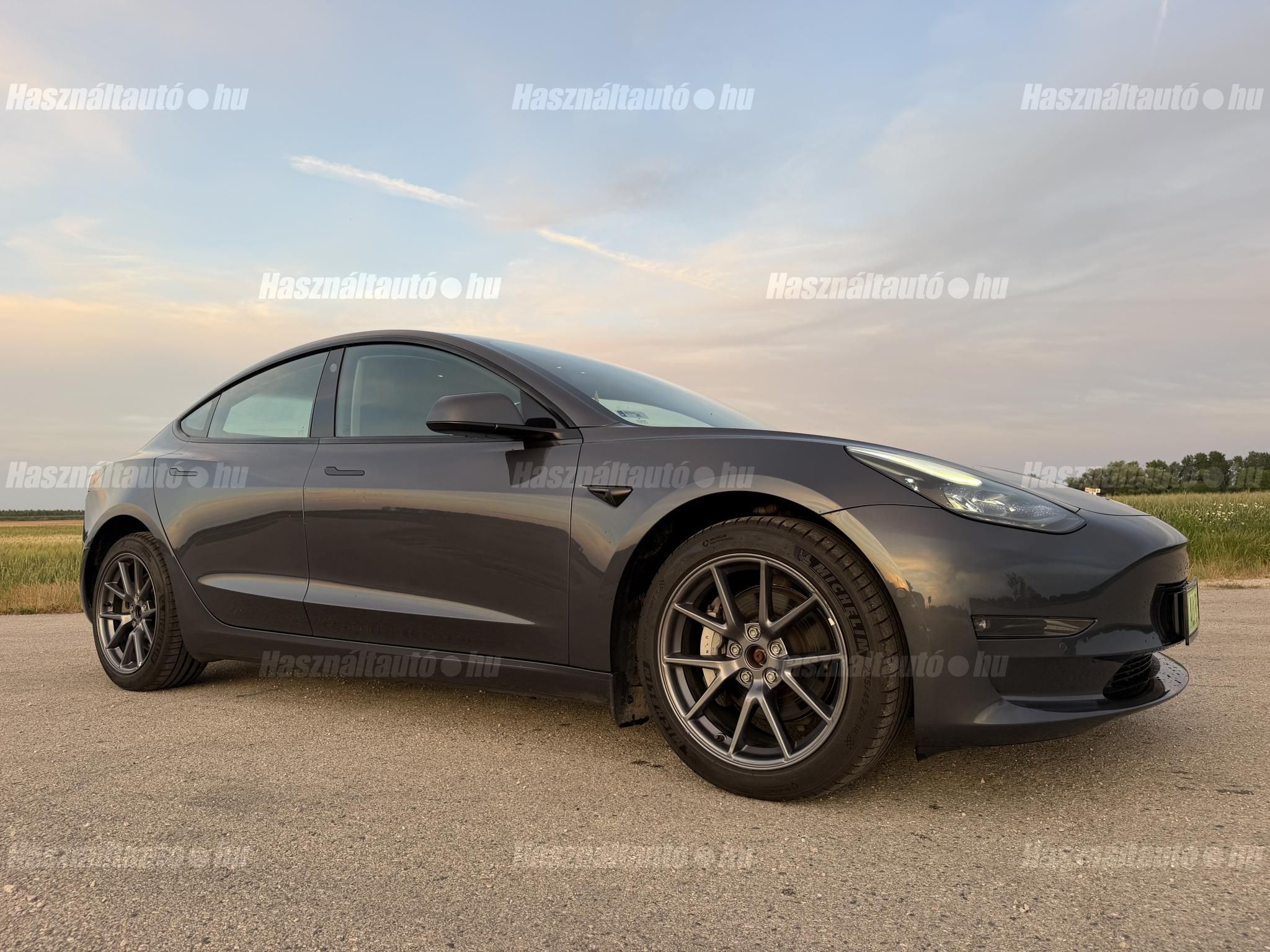 TESLA MODEL 3 2022/10 - 1