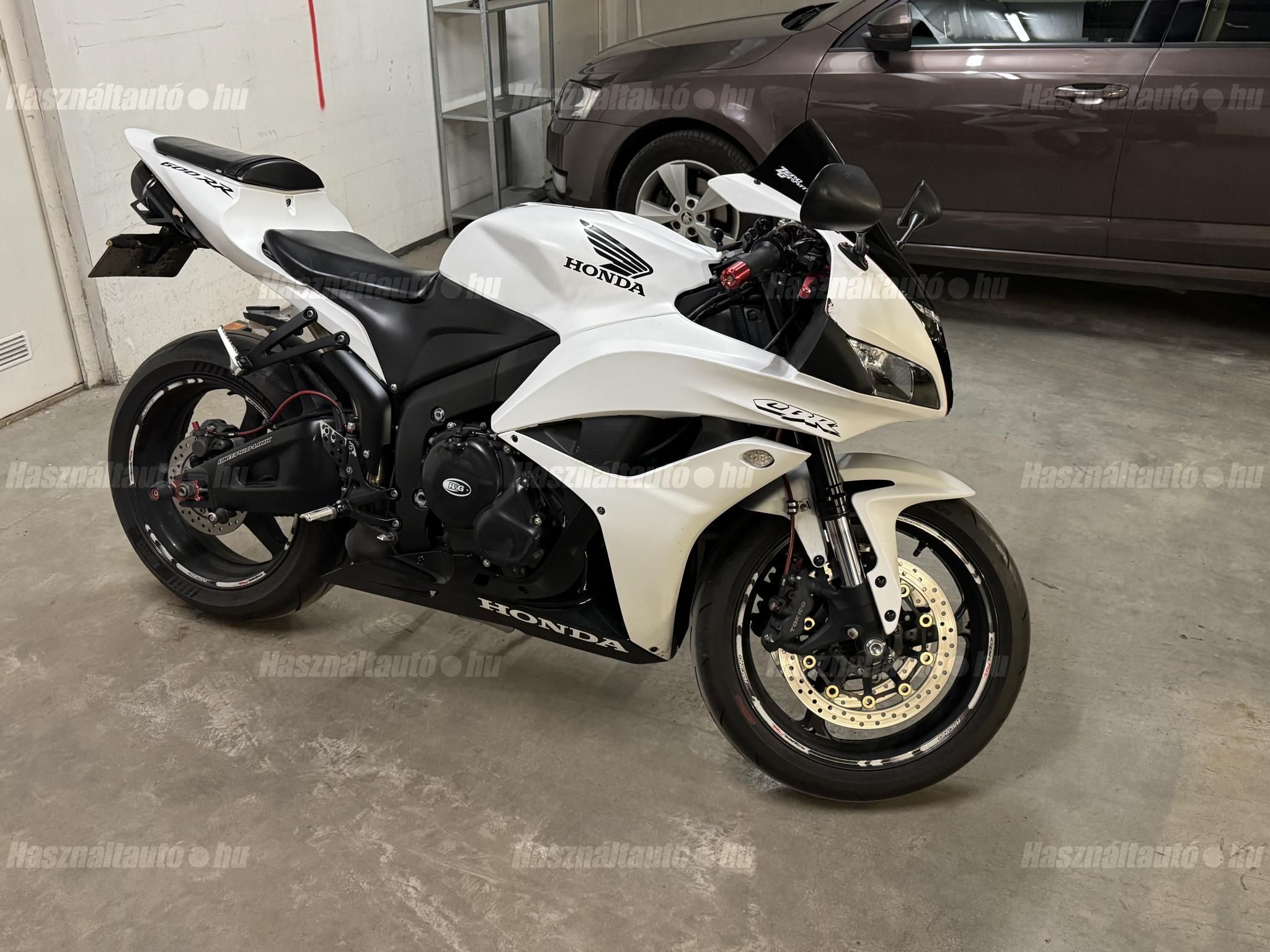 HONDA CBR 600 RR 2008/9 - 1