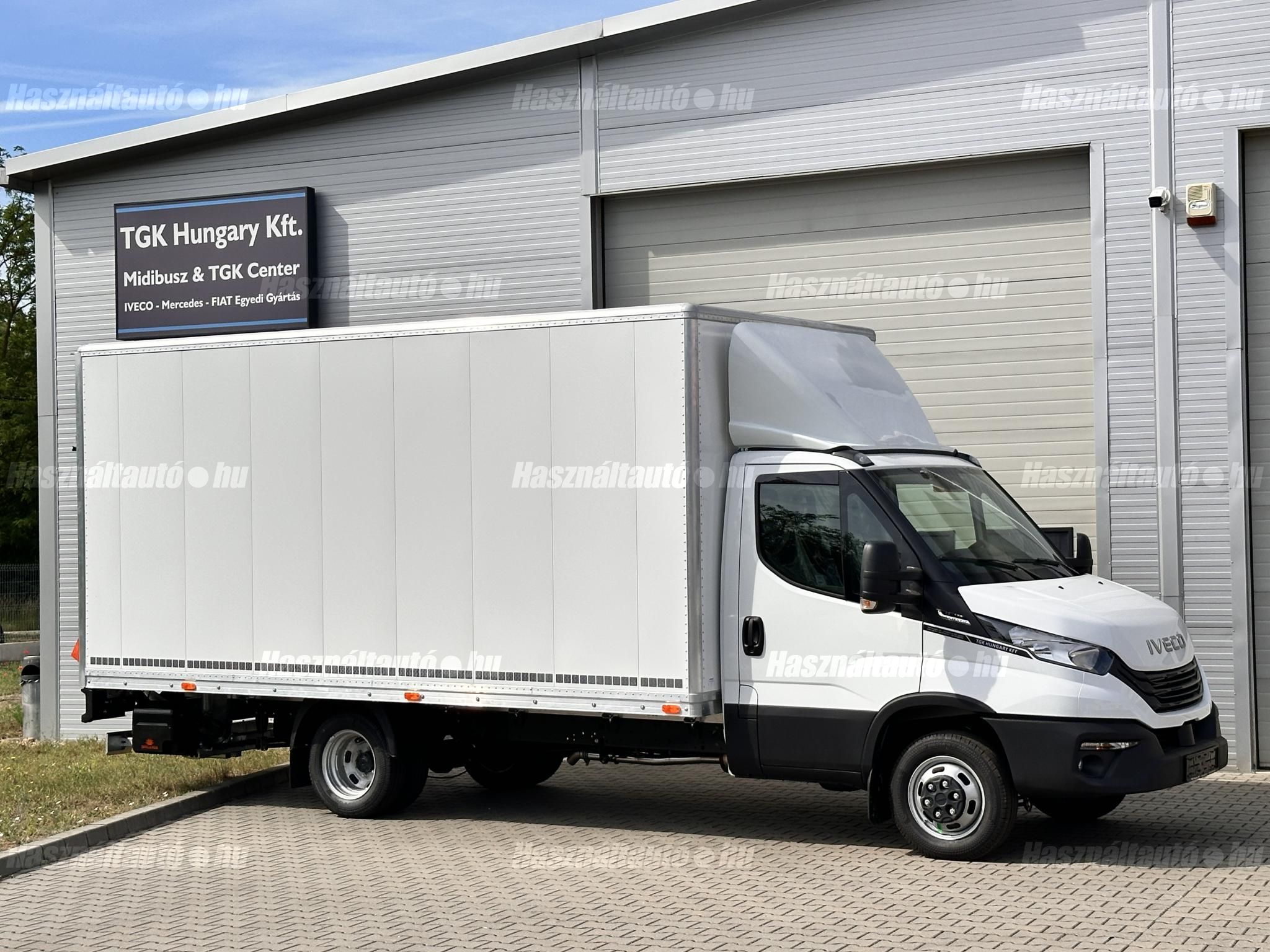 IVECO DAILY 35C18H ÚJ AluVan doboz + DHollandia emelőhátfal