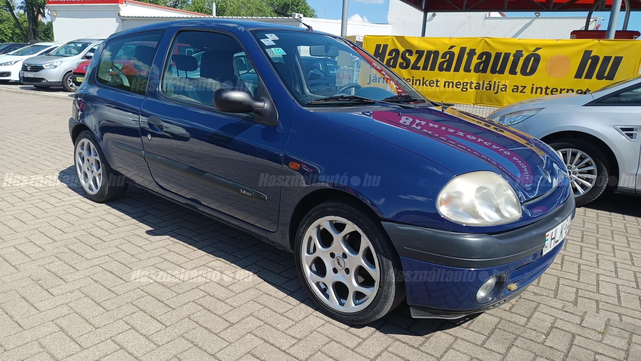 RENAULT CLIO 2001/2 - 1