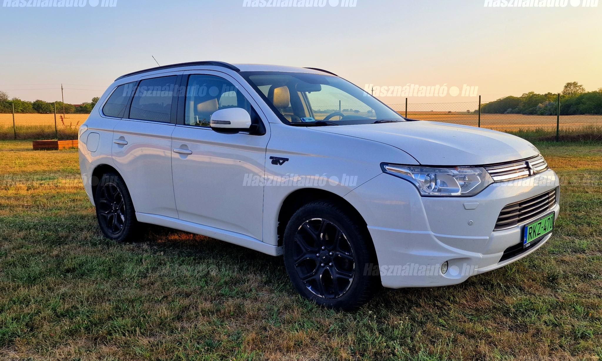 MITSUBISHI OUTLANDER 2013 - 1