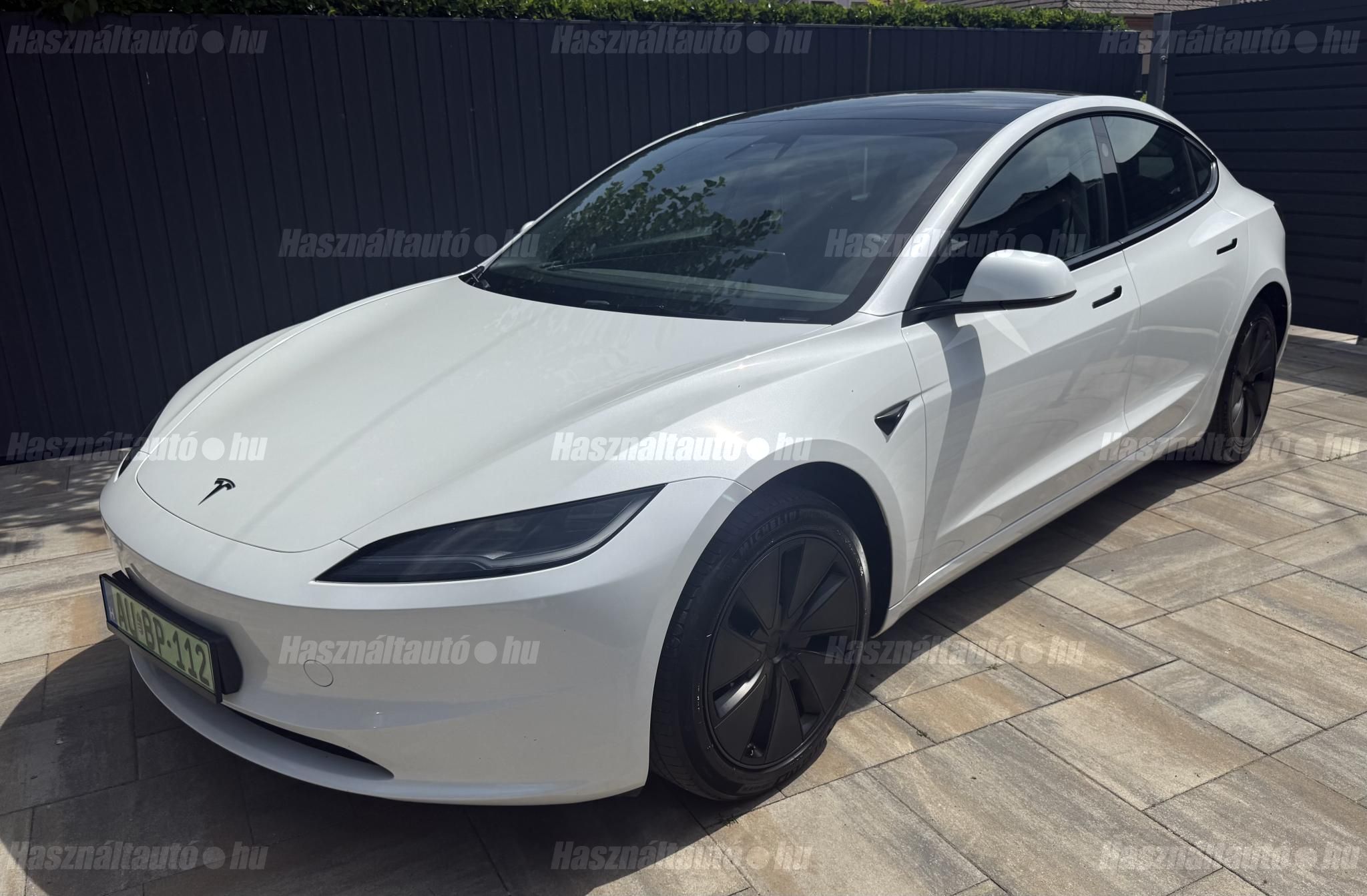 TESLA MODEL 3 2023/10 - 1