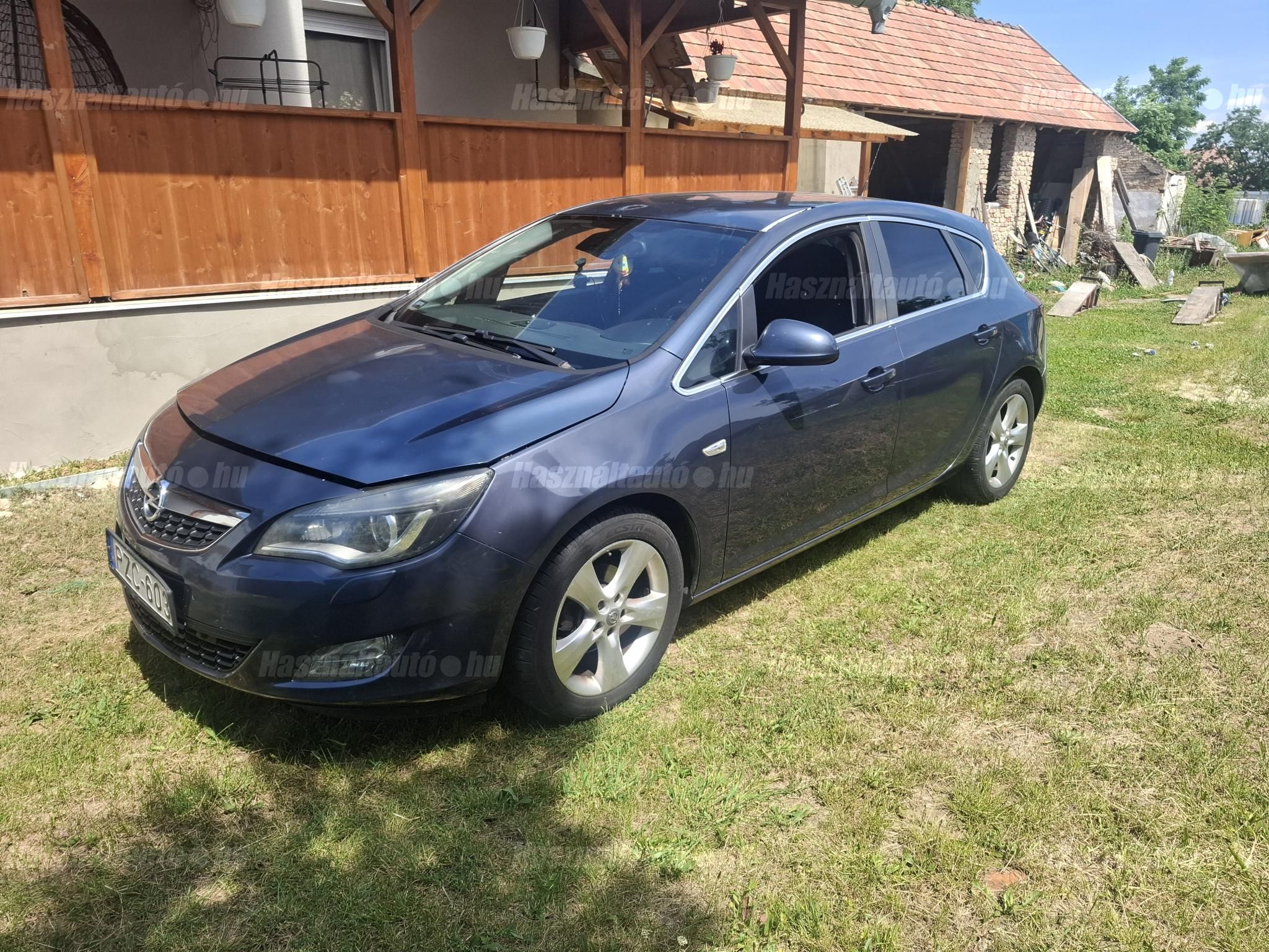 OPEL ASTRA J 2010 - 1