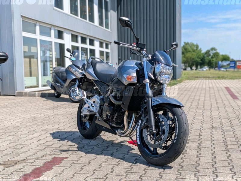 SUZUKI GSR 600 2012 - 1