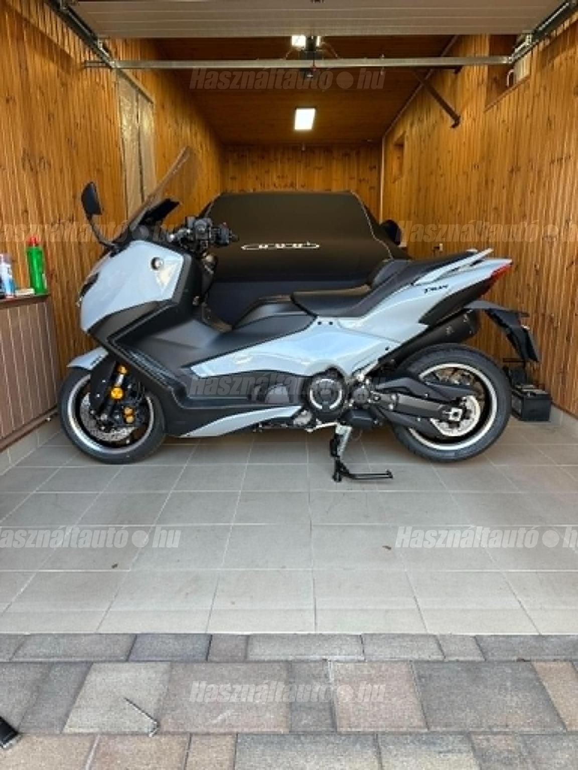 YAMAHA TMAX 2025 - 1