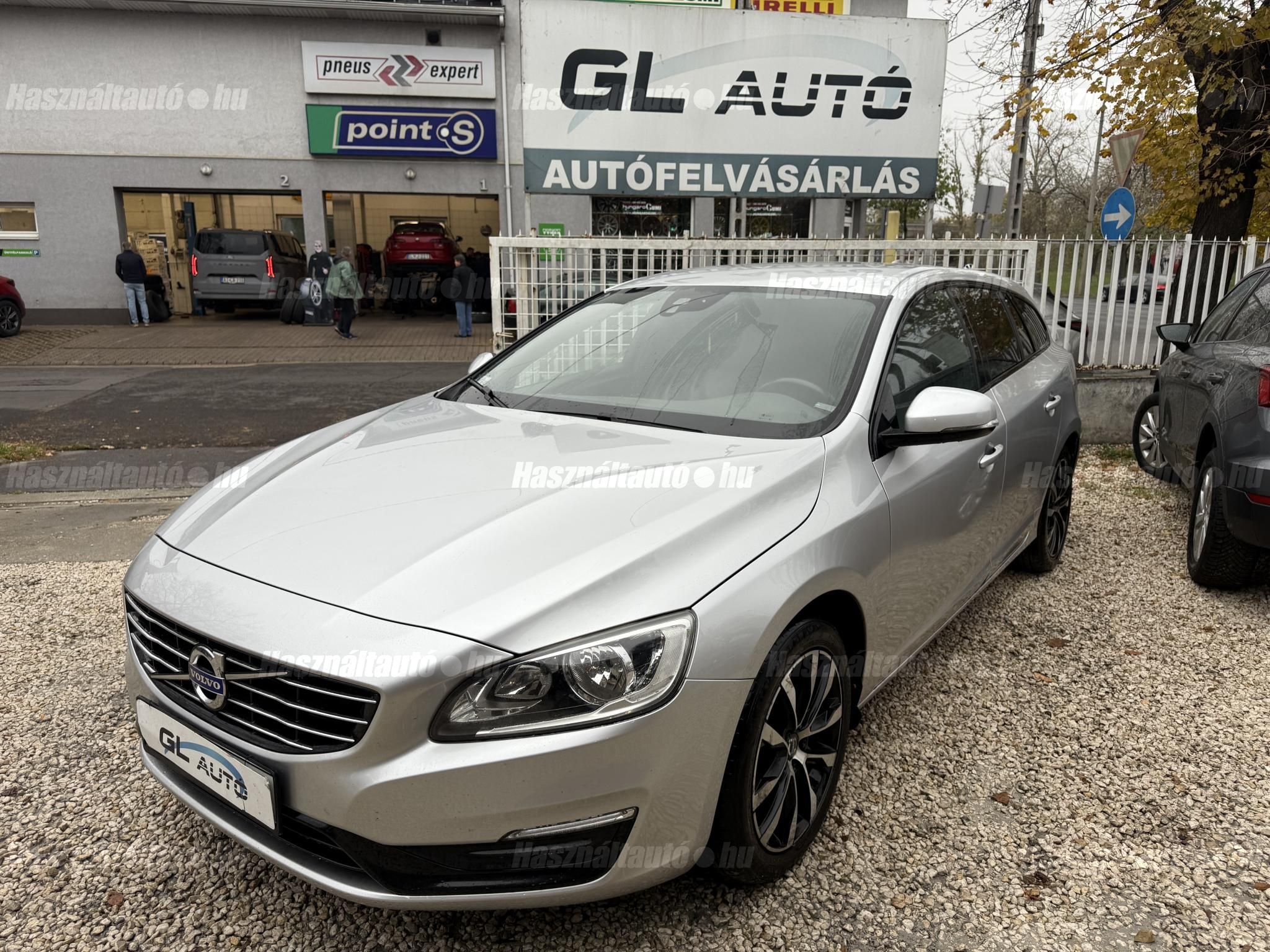 VOLVO V60 2017/1 - 1