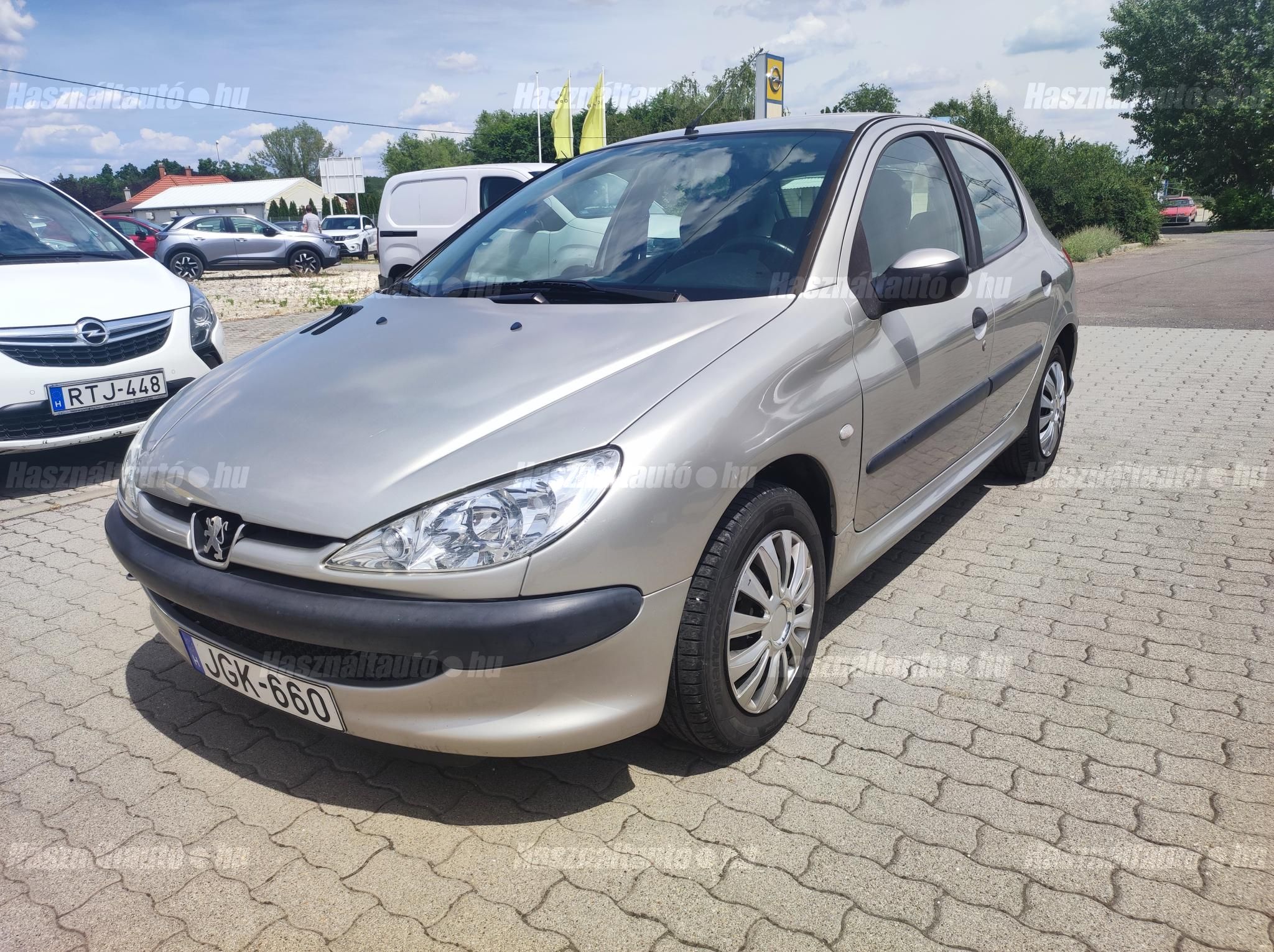PEUGEOT 206 2004/10 - 1