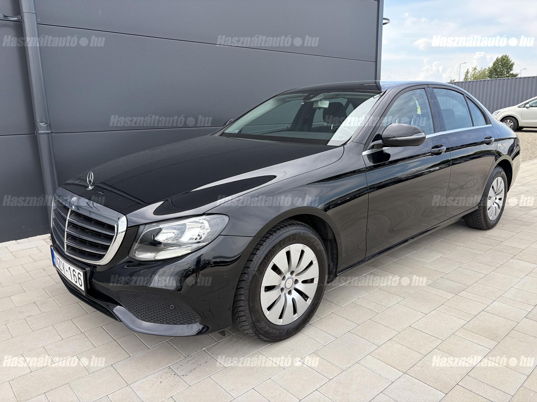 MERCEDES-BENZ E 220 2017/2 - 1
