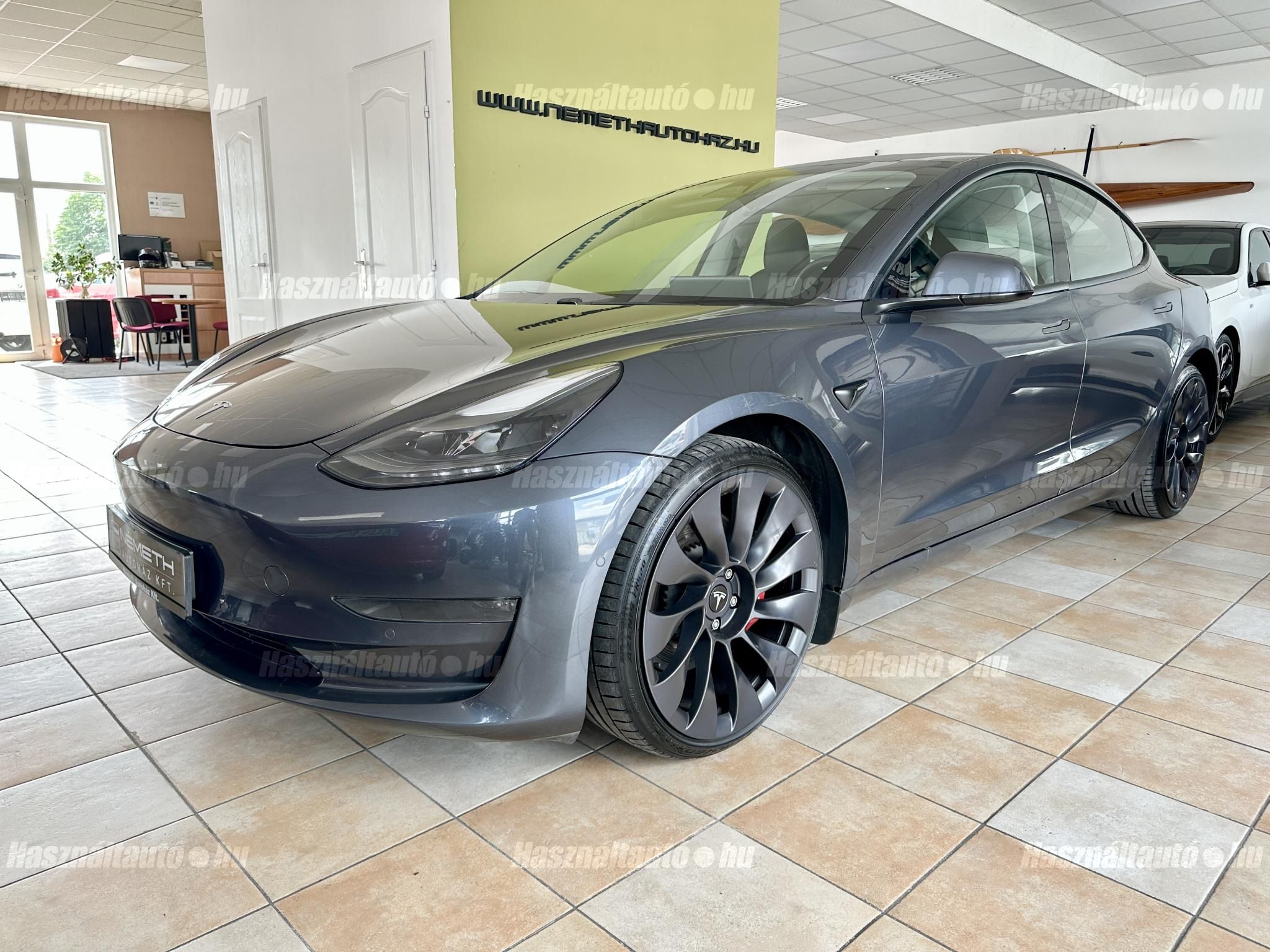 TESLA MODEL 3 2021/3 - 1