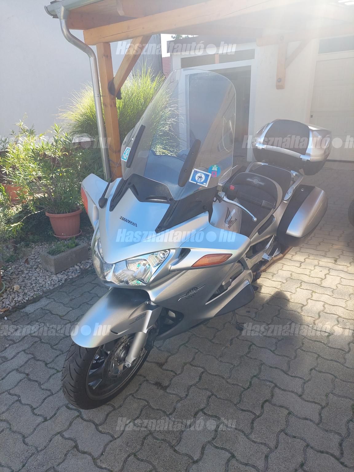 HONDA ST 1300 PAN EUROPEAN 2009/3 - 1