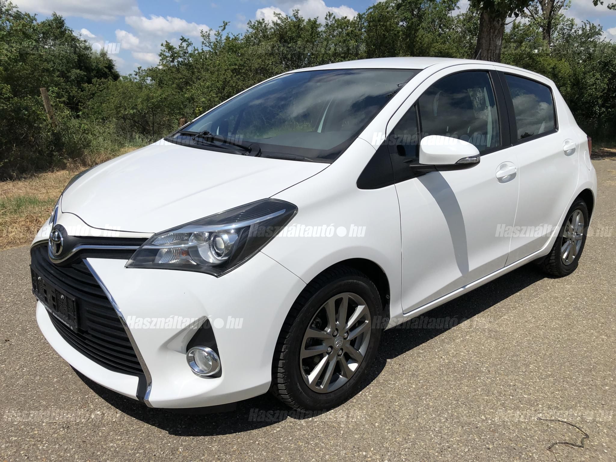 TOYOTA YARIS 2015/11 - 1