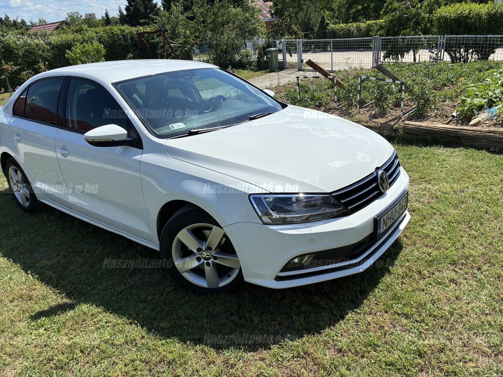 VOLKSWAGEN JETTA VI 2015/9 - 1